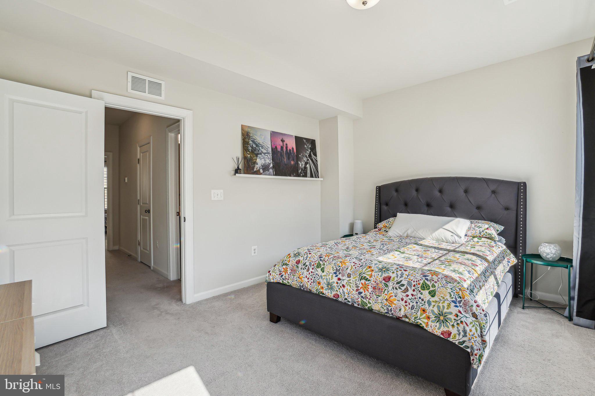 COLLEGE PARK - Residential