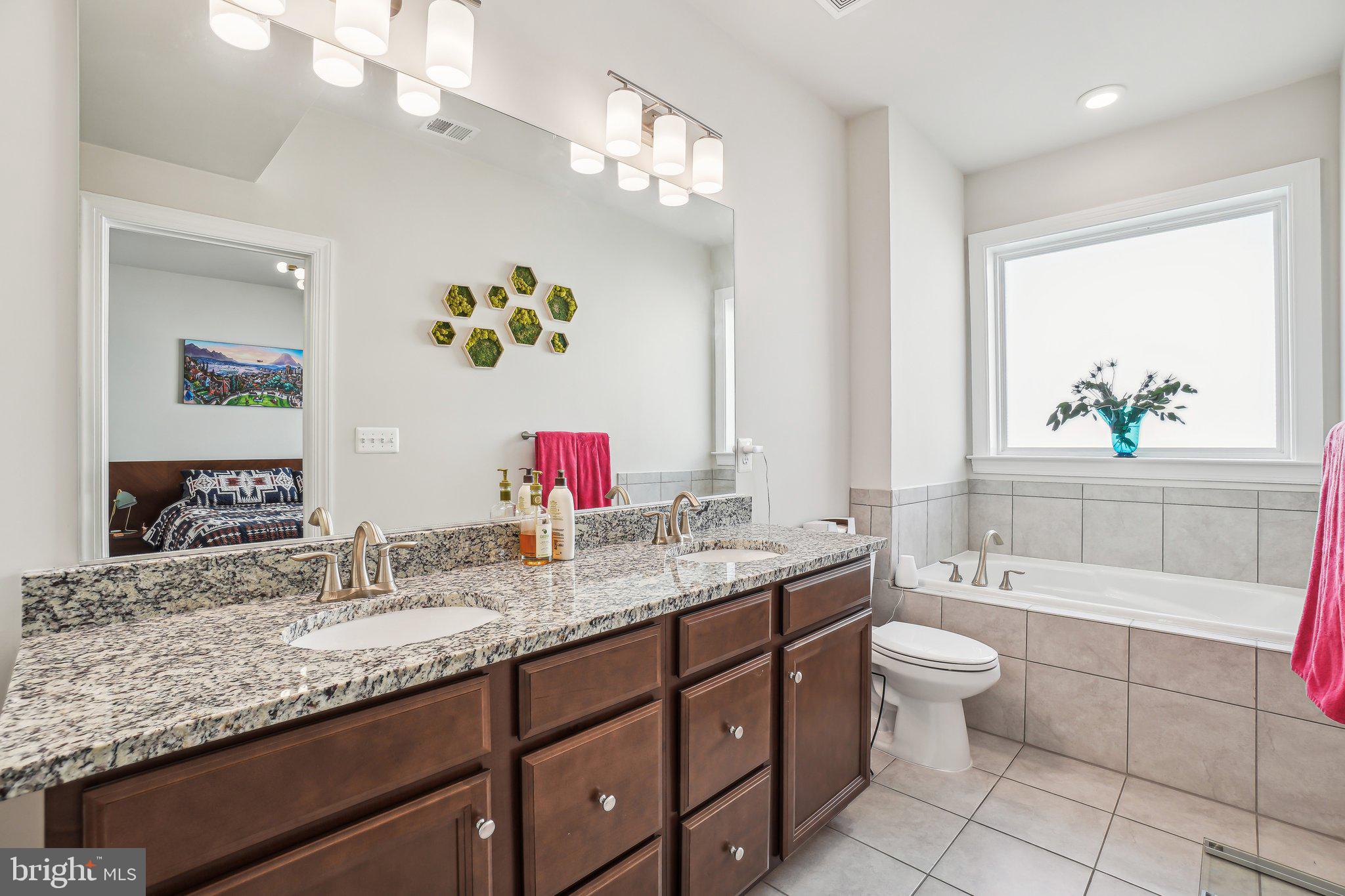 COLLEGE PARK - Residential