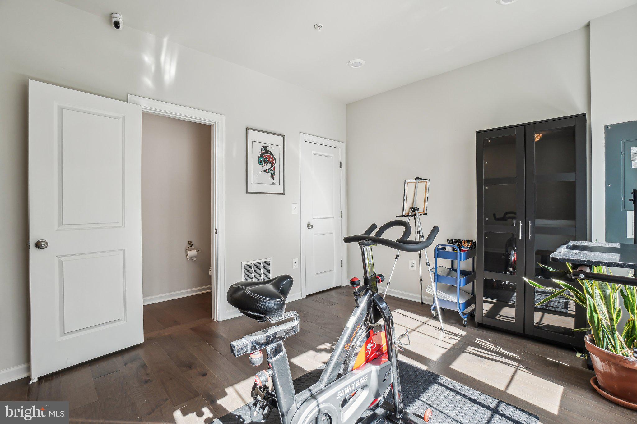 COLLEGE PARK - Residential