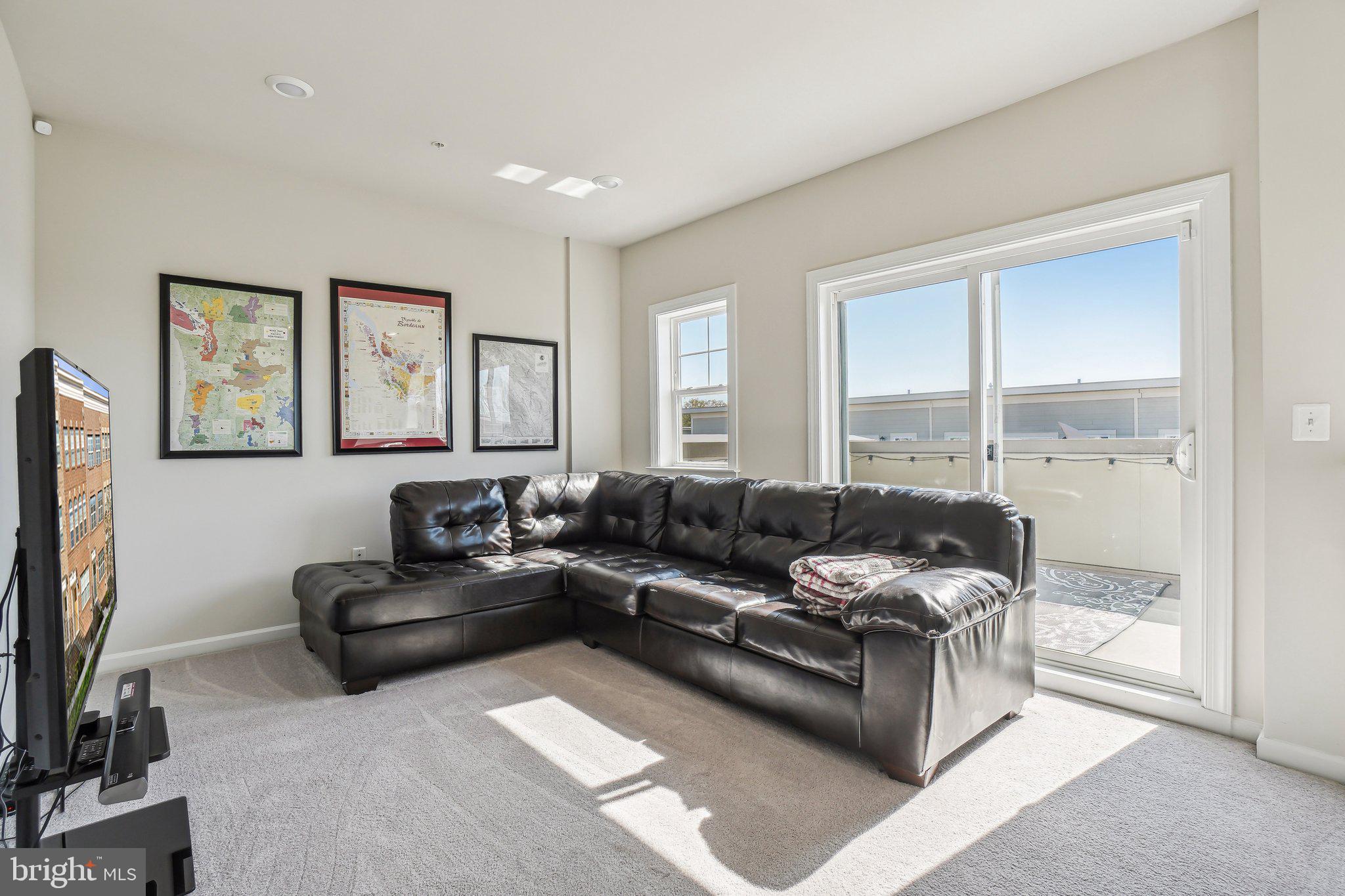 COLLEGE PARK - Residential