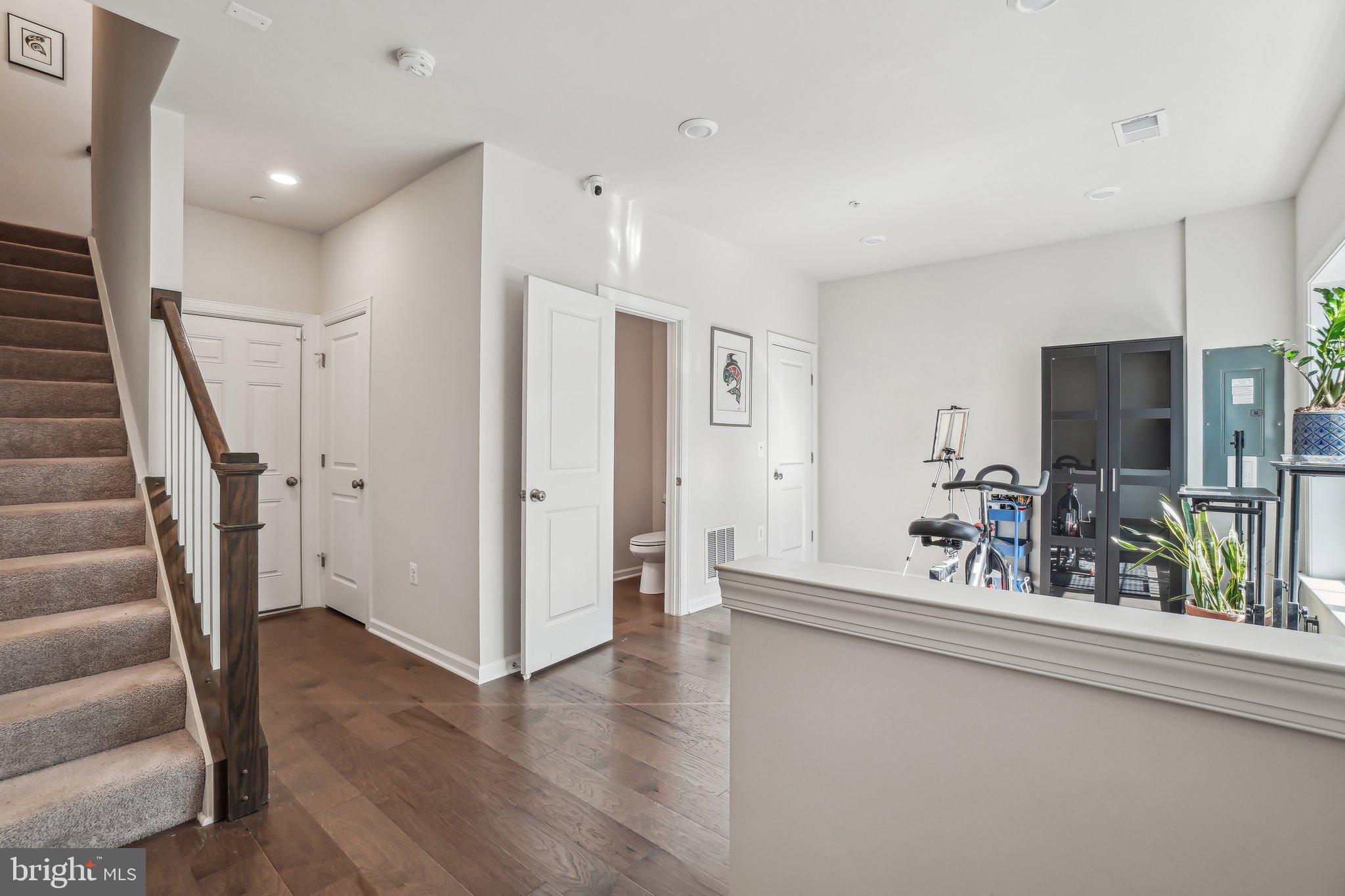 COLLEGE PARK - Residential