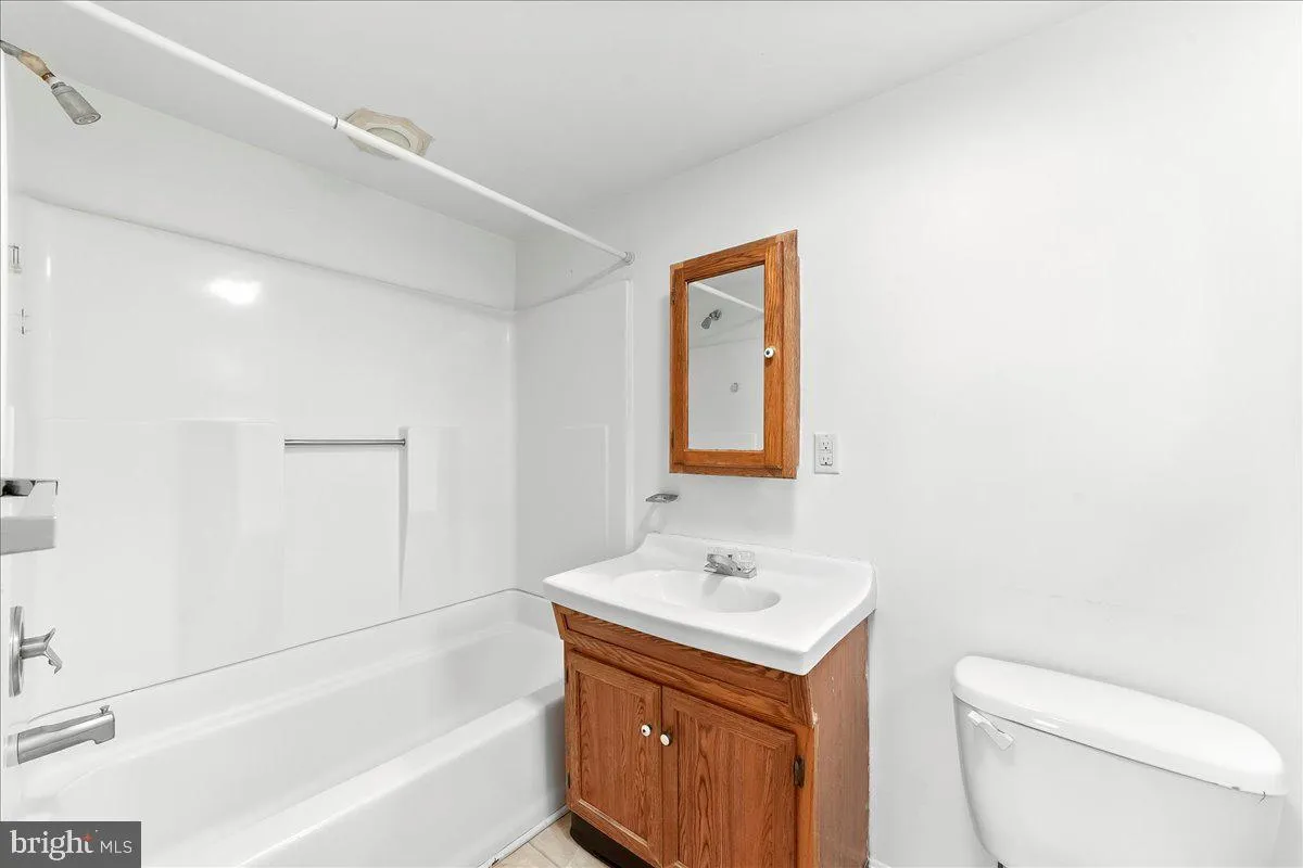 Coatesville, Pennsylvania 19320, United States, 8 Bedrooms Bedrooms, ,Residential,Pending,250875