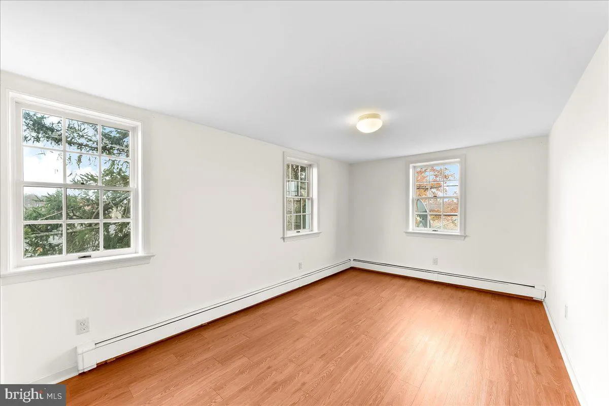 Coatesville, Pennsylvania 19320, United States, 8 Bedrooms Bedrooms, ,Residential,Pending,250875