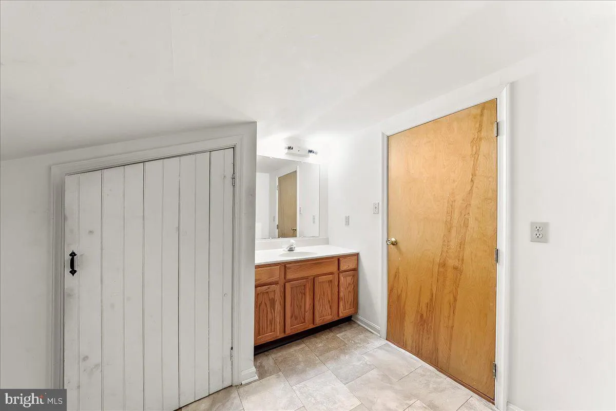 Coatesville, Pennsylvania 19320, United States, 8 Bedrooms Bedrooms, ,Residential,Pending,250875