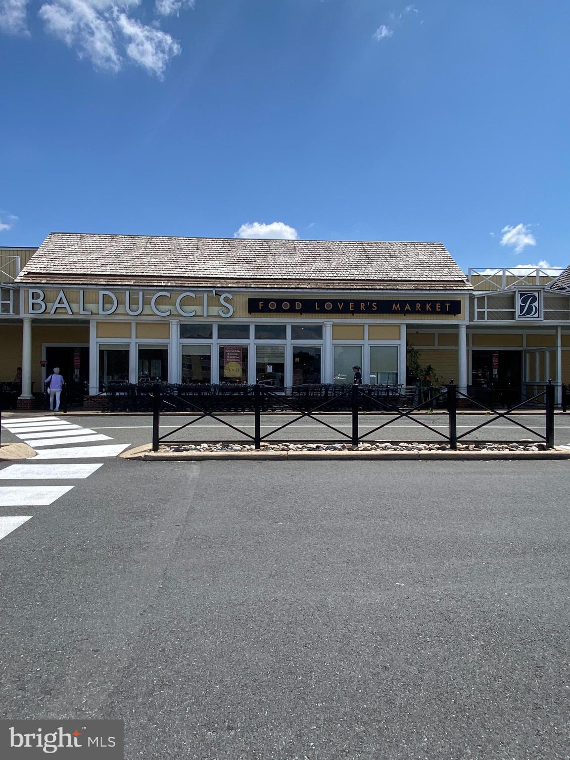 HENDRY ESTATES - Residential Lease