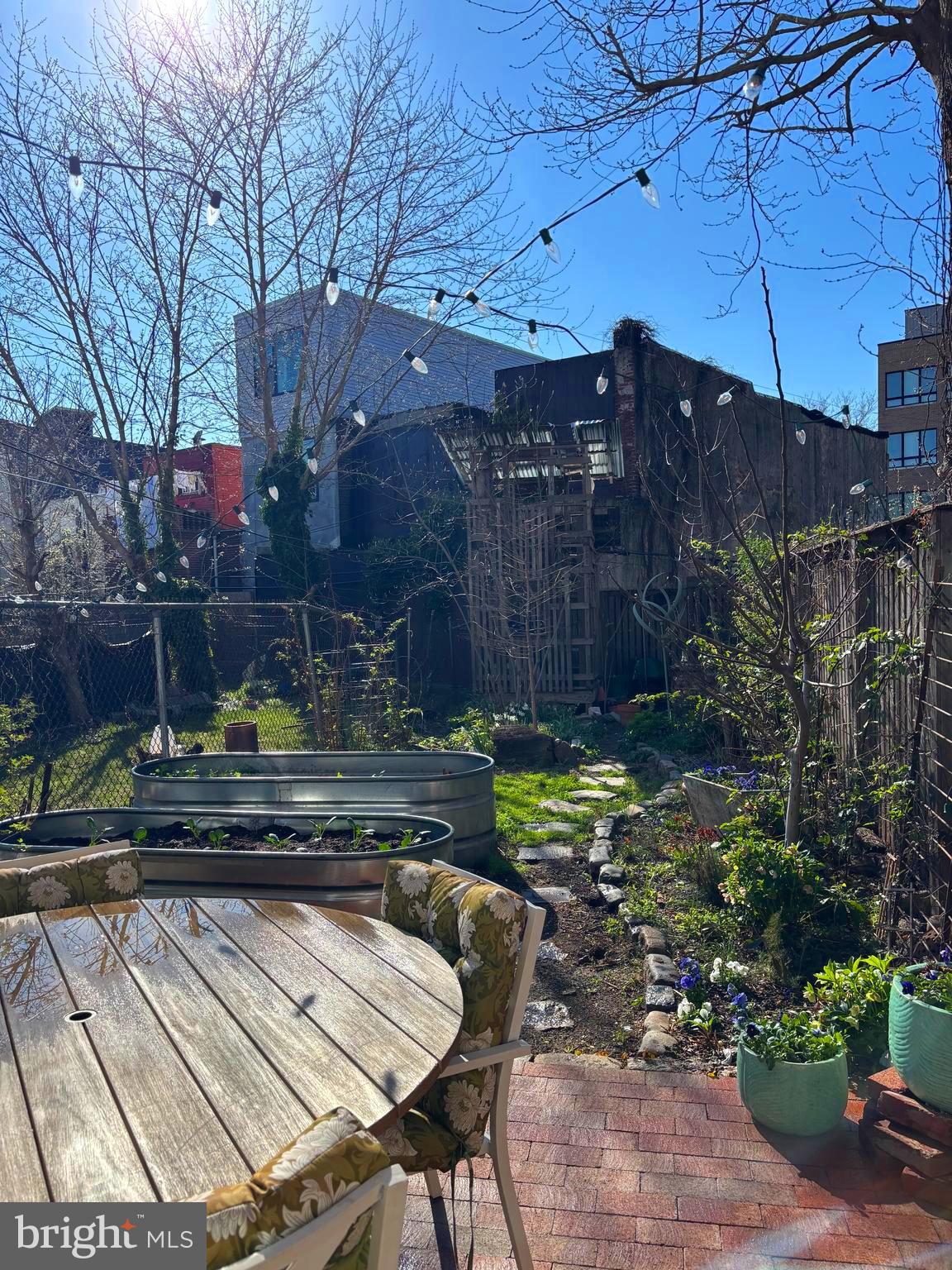 POINT BREEZE - Residential