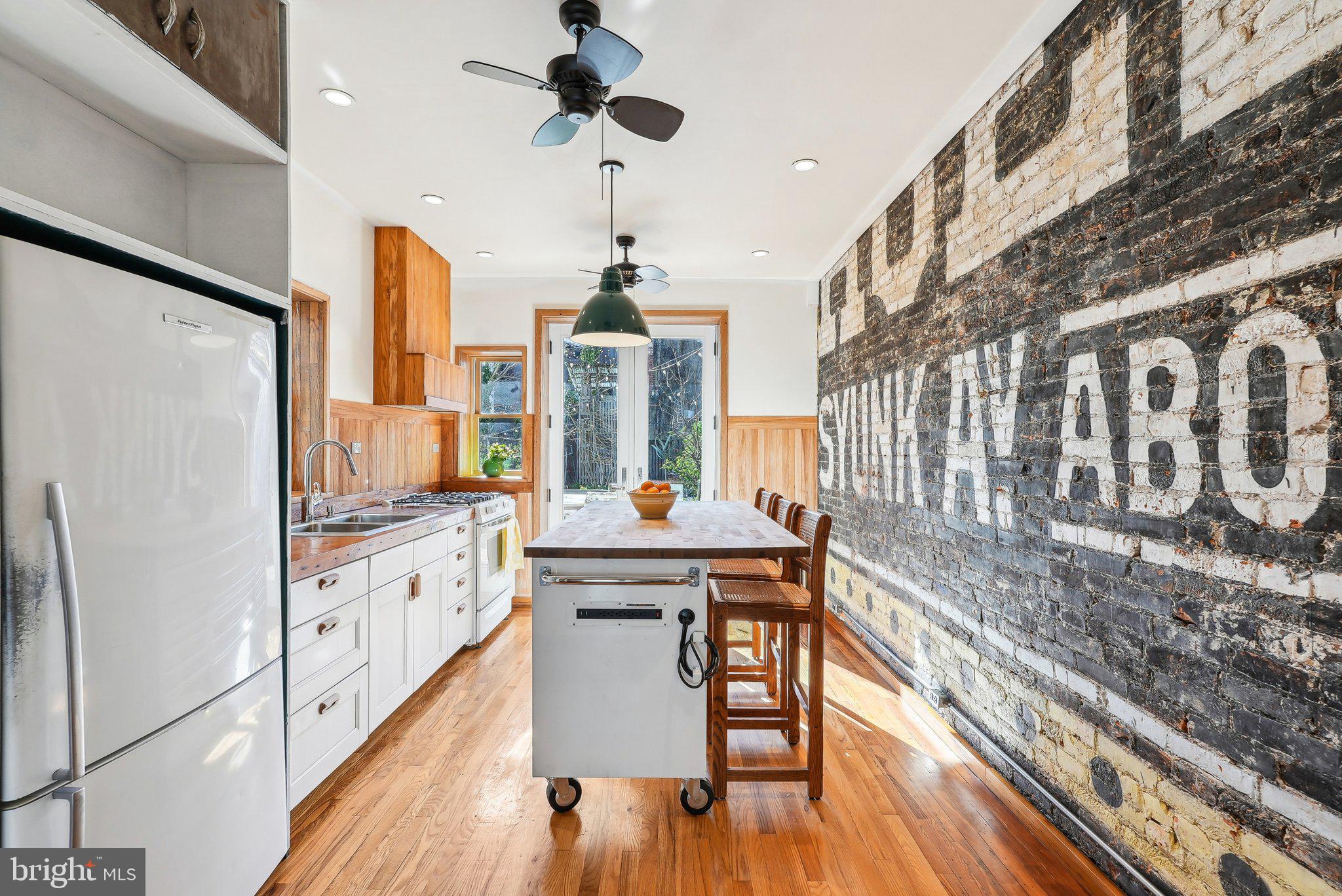 POINT BREEZE - Residential