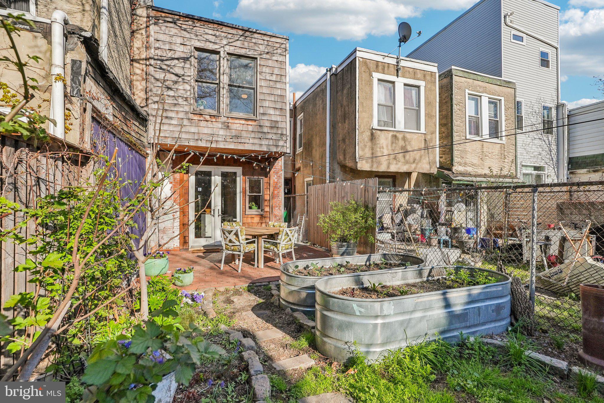 POINT BREEZE - Residential