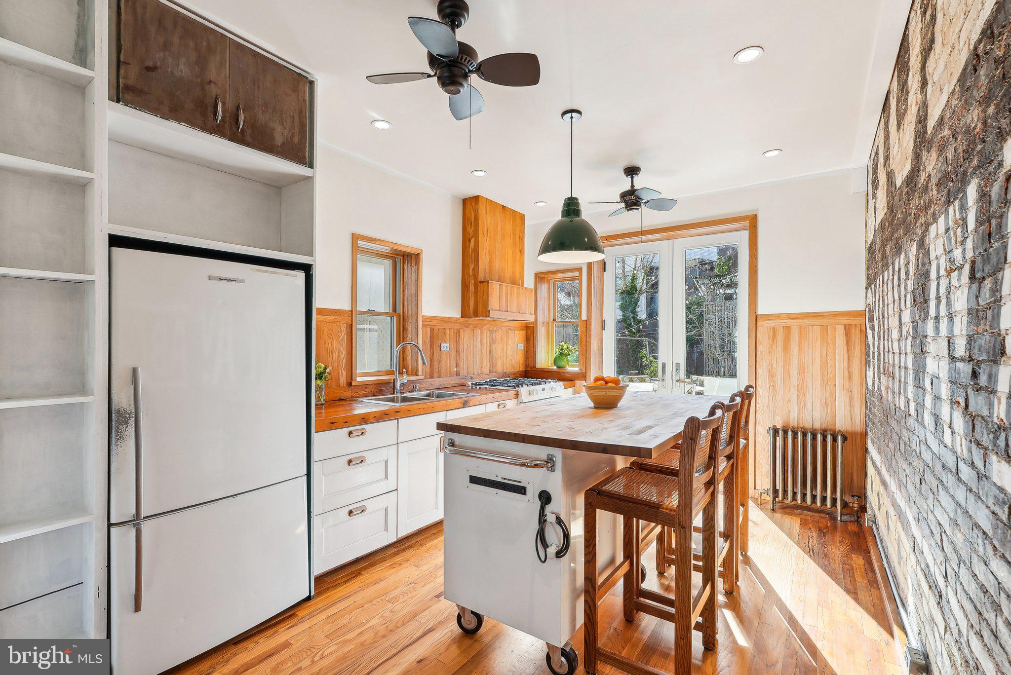 POINT BREEZE - Residential