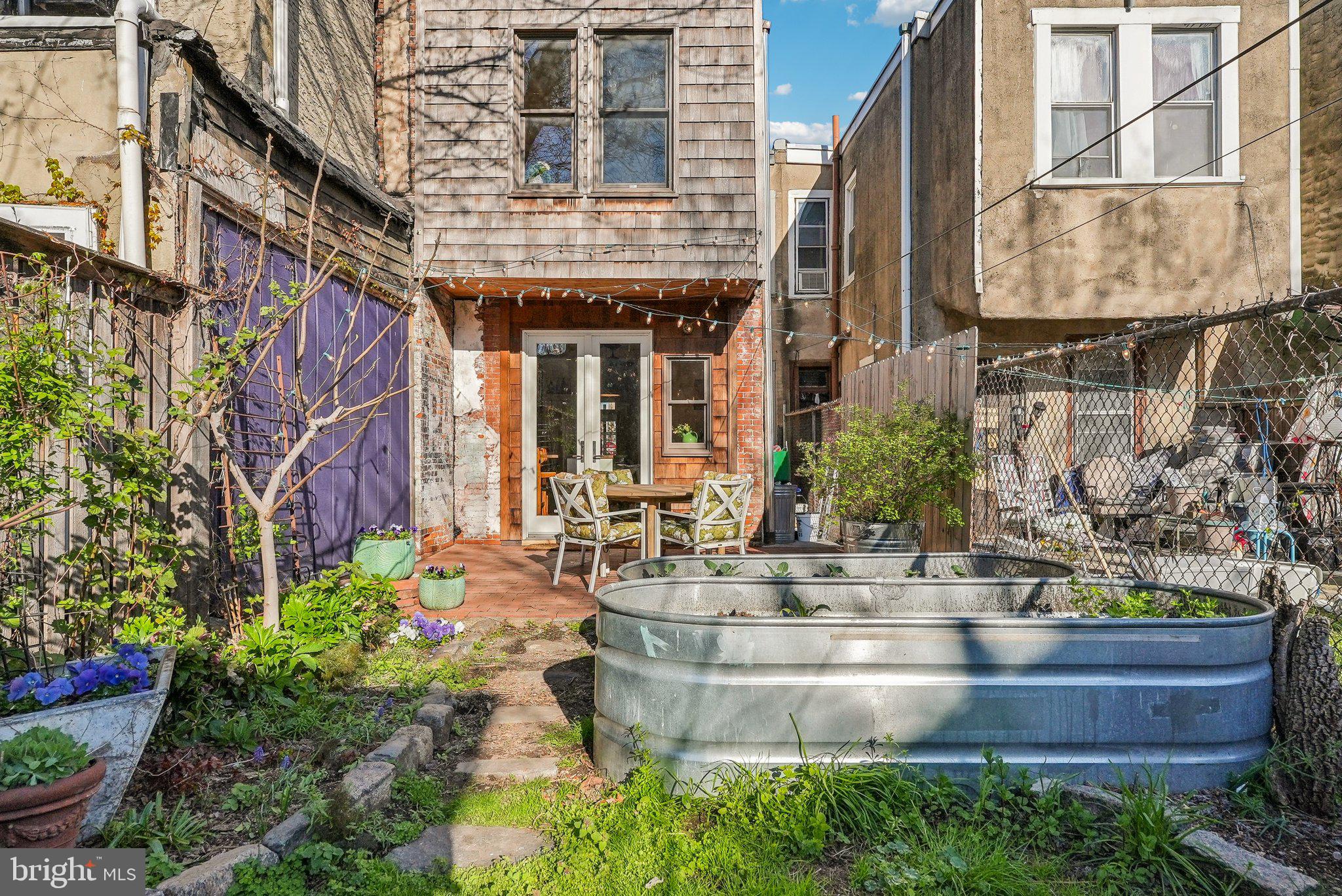 POINT BREEZE - Residential