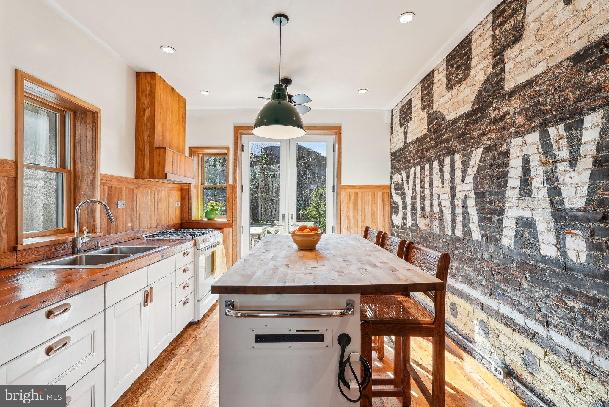 POINT BREEZE - Residential