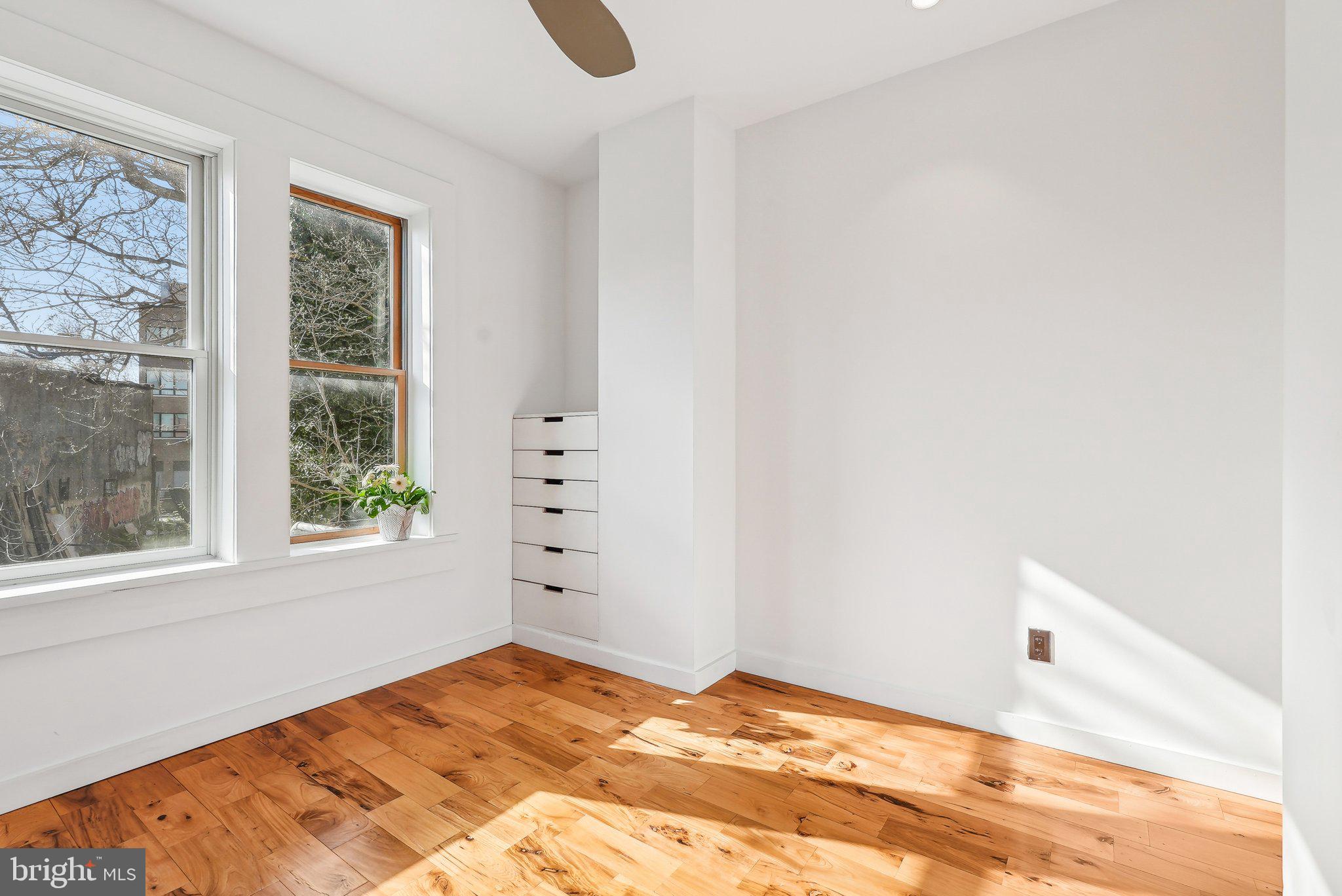 POINT BREEZE - Residential