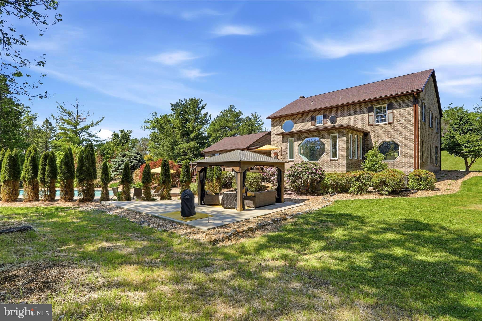 CEDAR LAWN - Residential