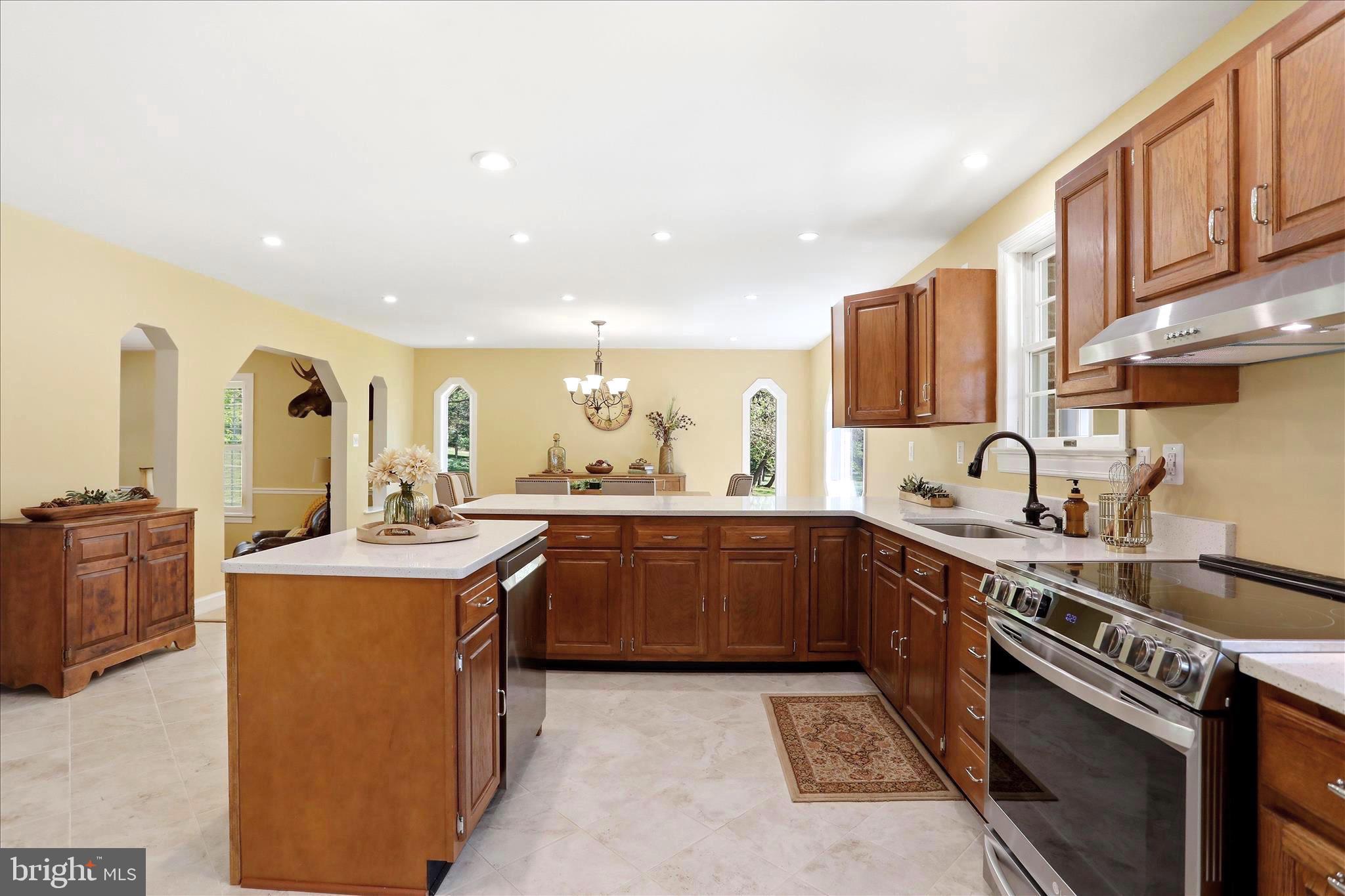 CEDAR LAWN - Residential