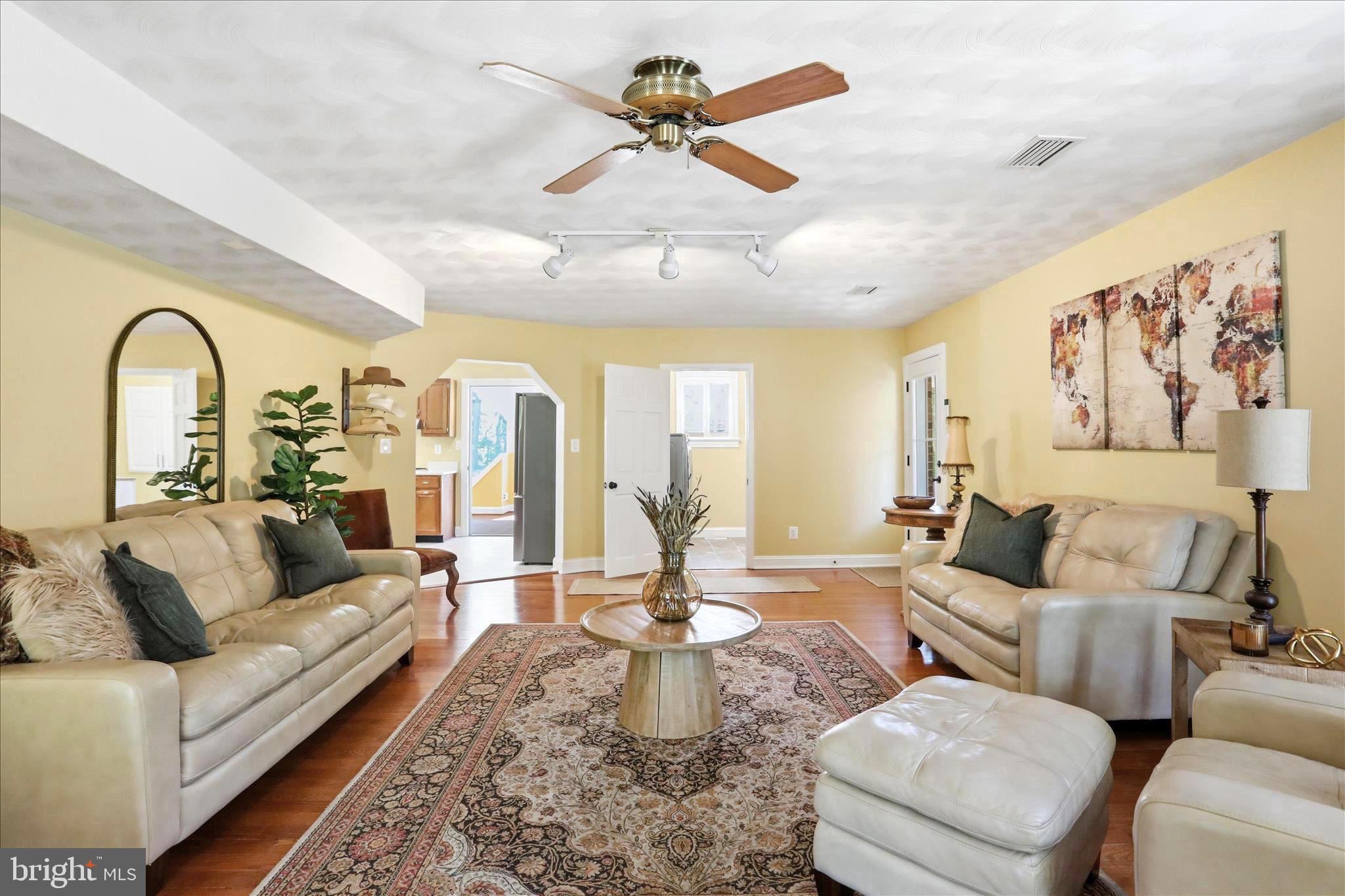 CEDAR LAWN - Residential