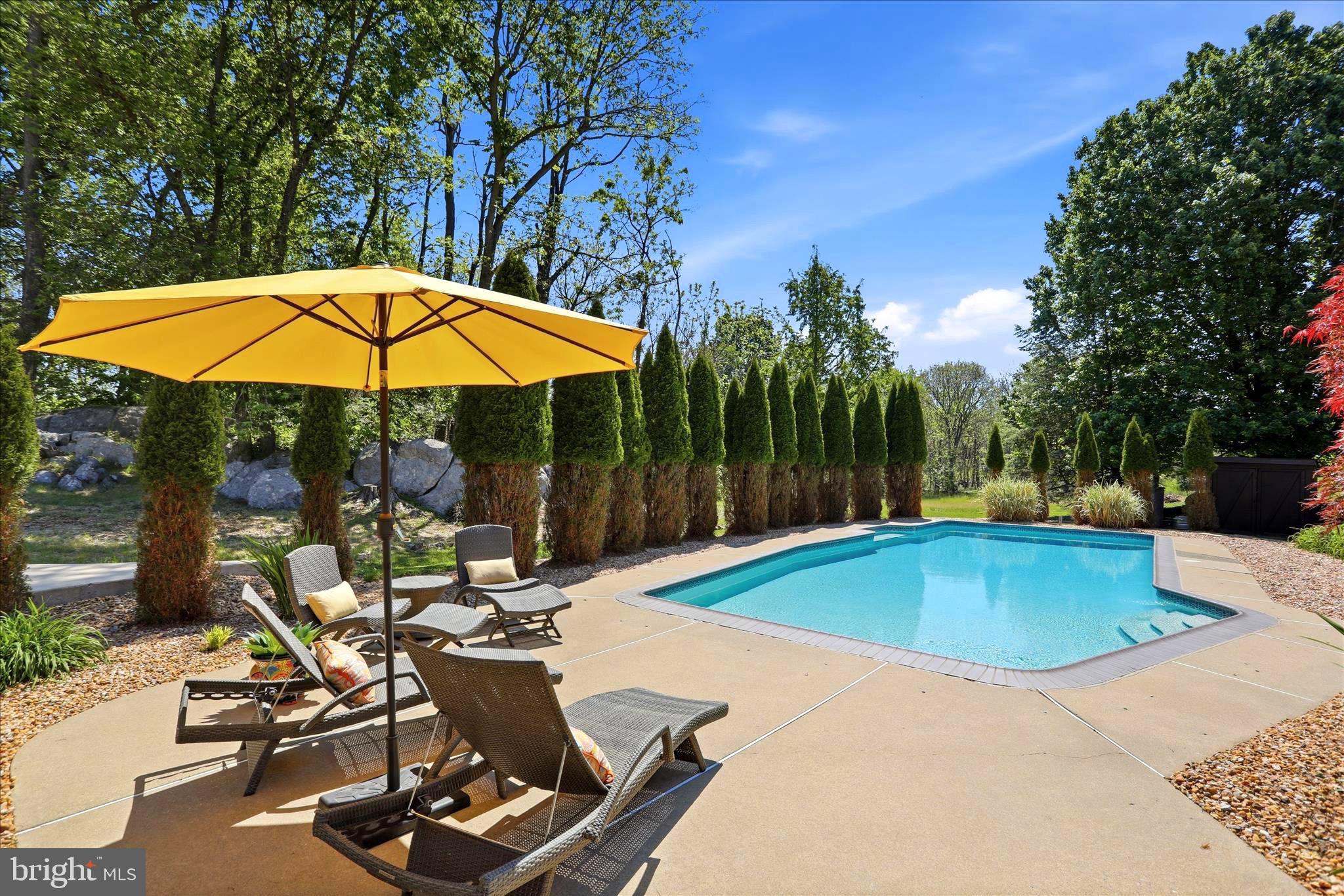 CEDAR LAWN - Residential