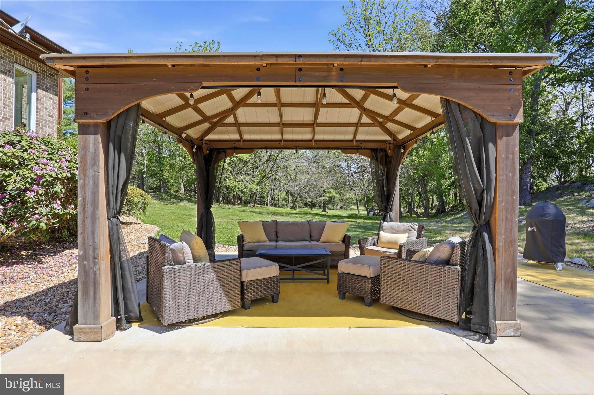 CEDAR LAWN - Residential