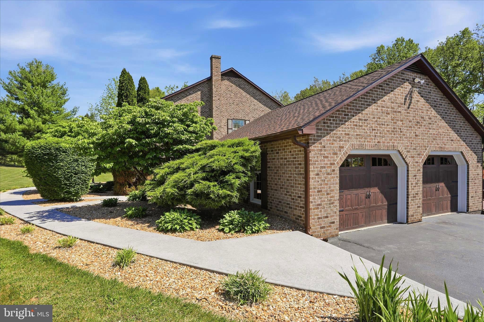CEDAR LAWN - Residential