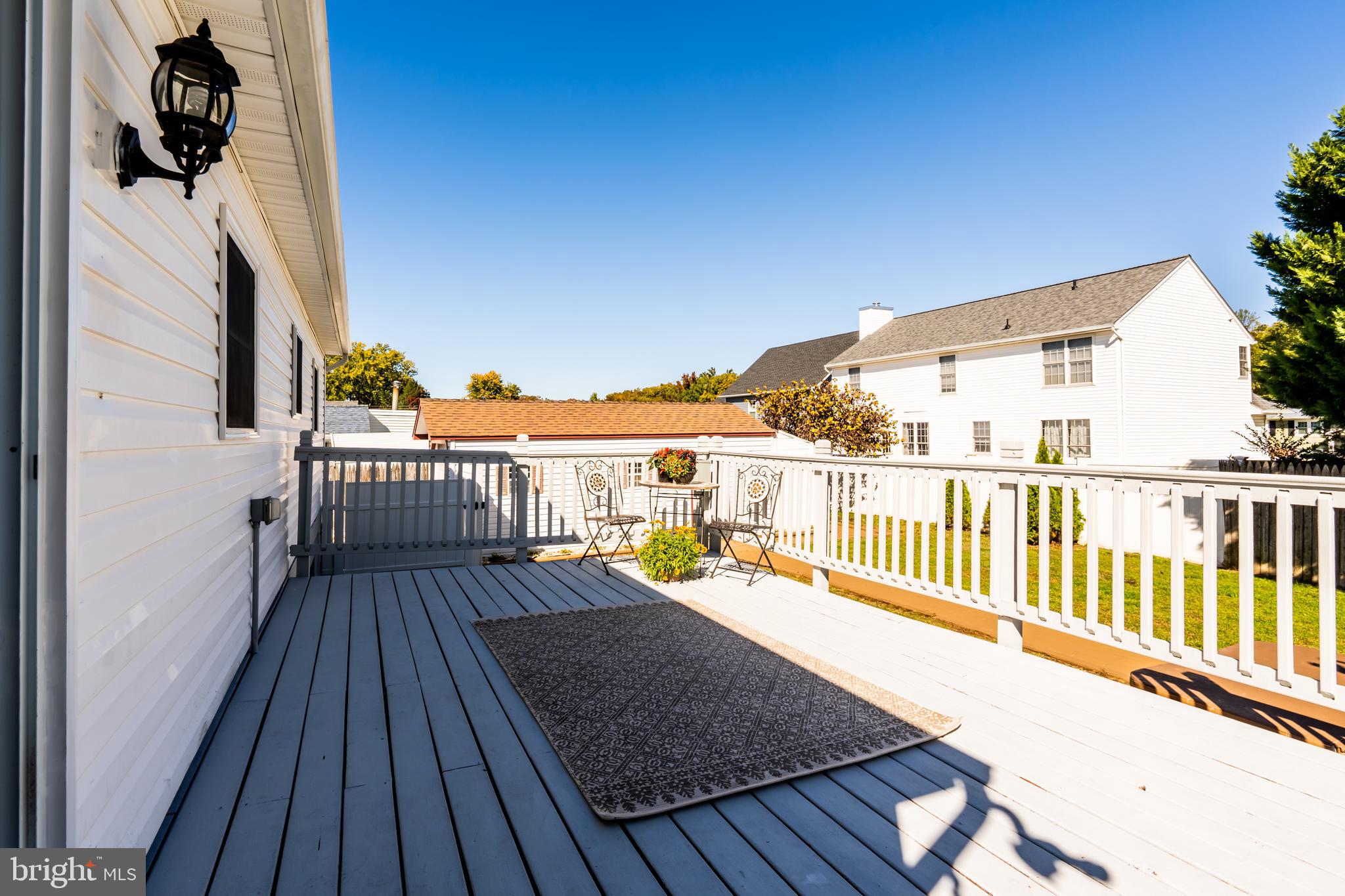 WOODLAND BEACH - Residential