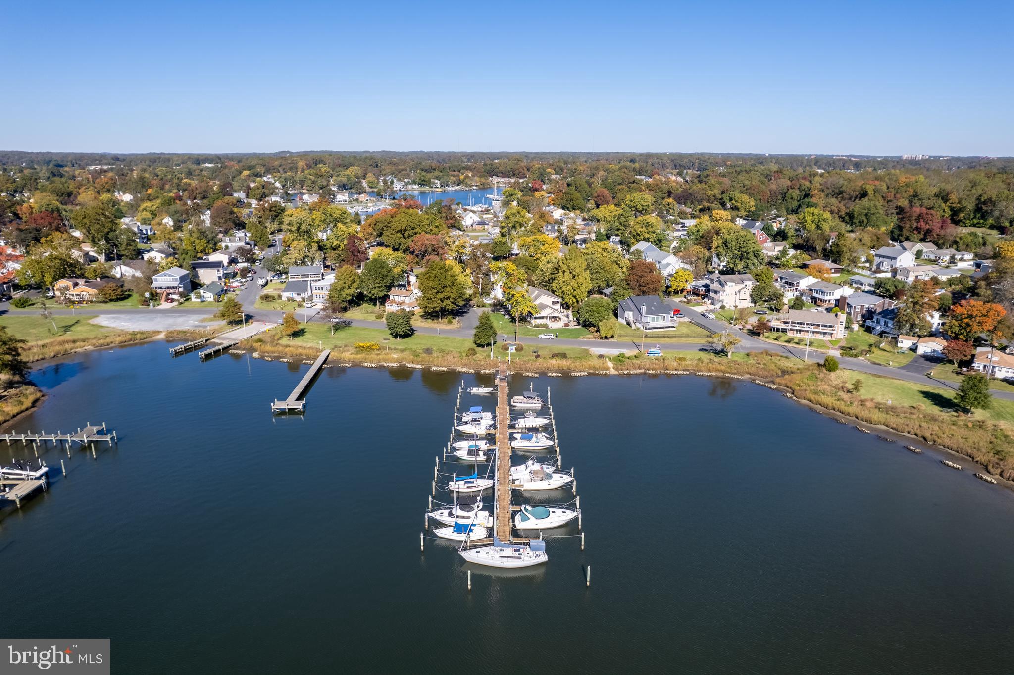 WOODLAND BEACH - Residential