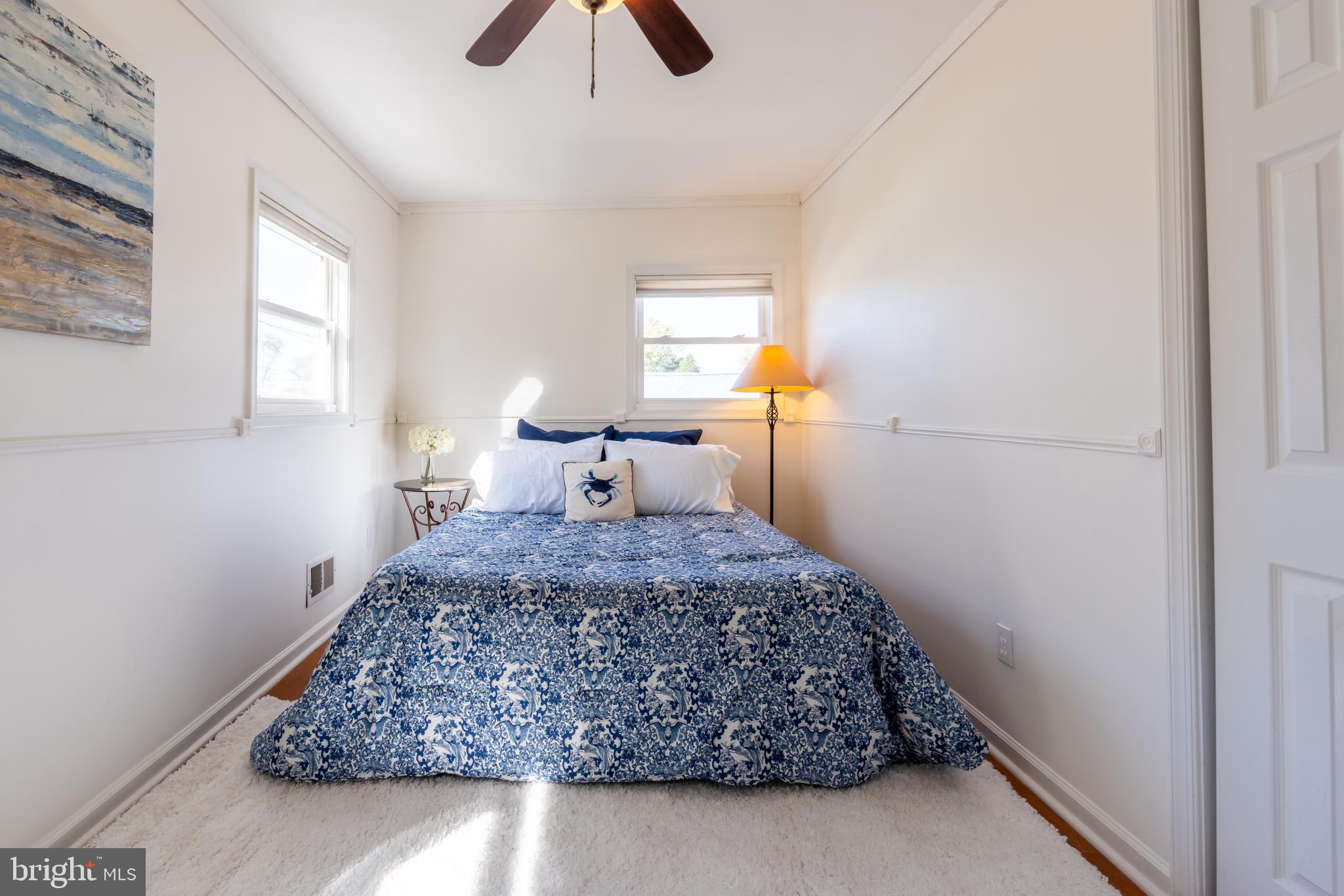 WOODLAND BEACH - Residential