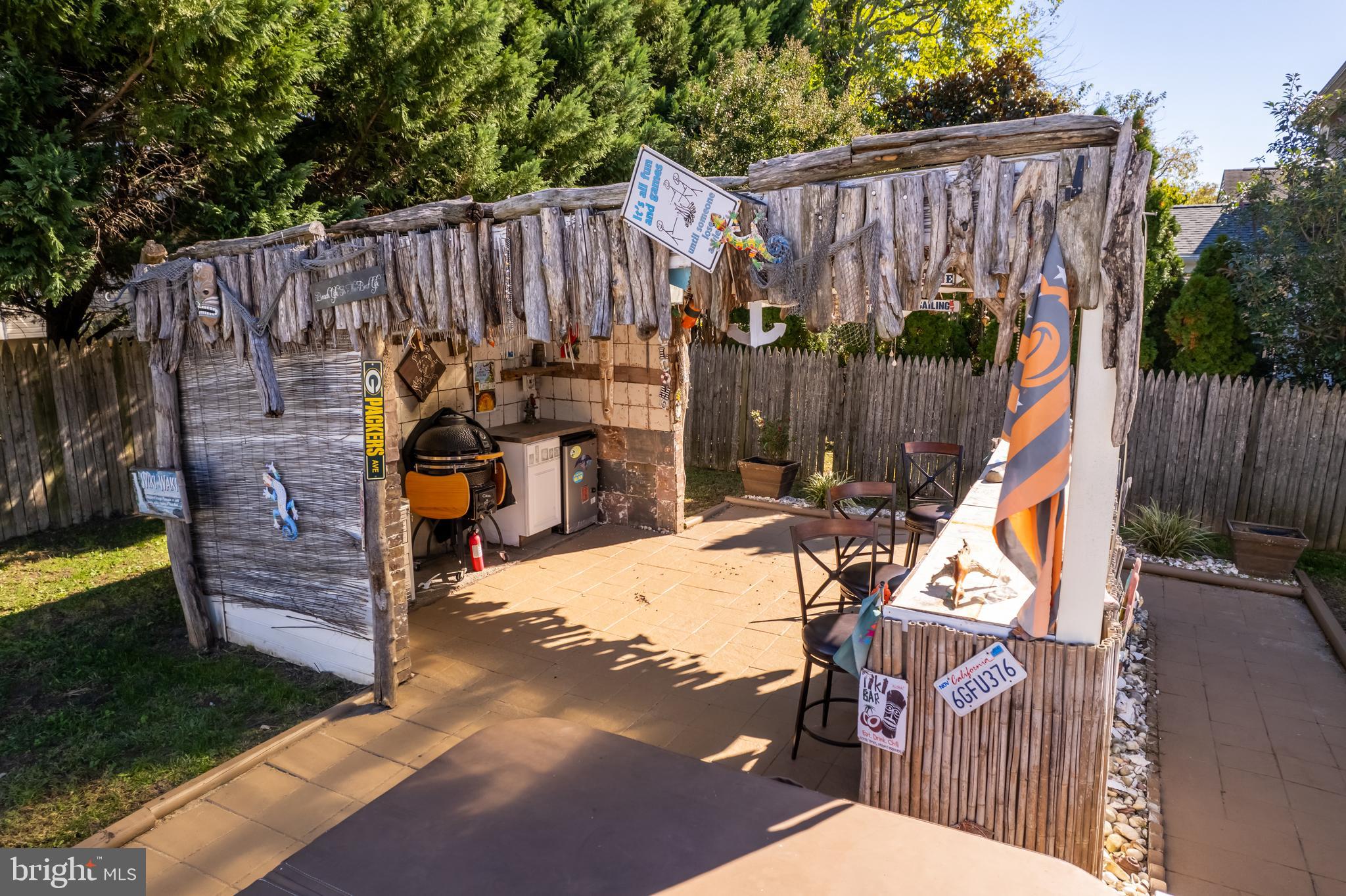 WOODLAND BEACH - Residential