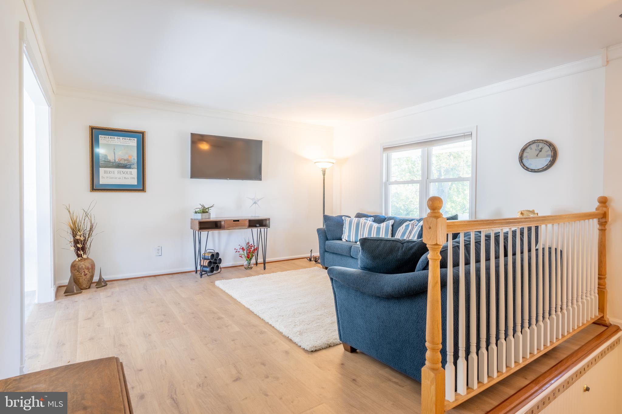 WOODLAND BEACH - Residential