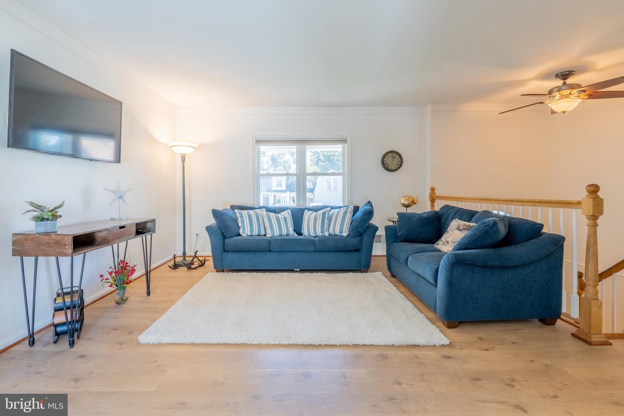 WOODLAND BEACH - Residential