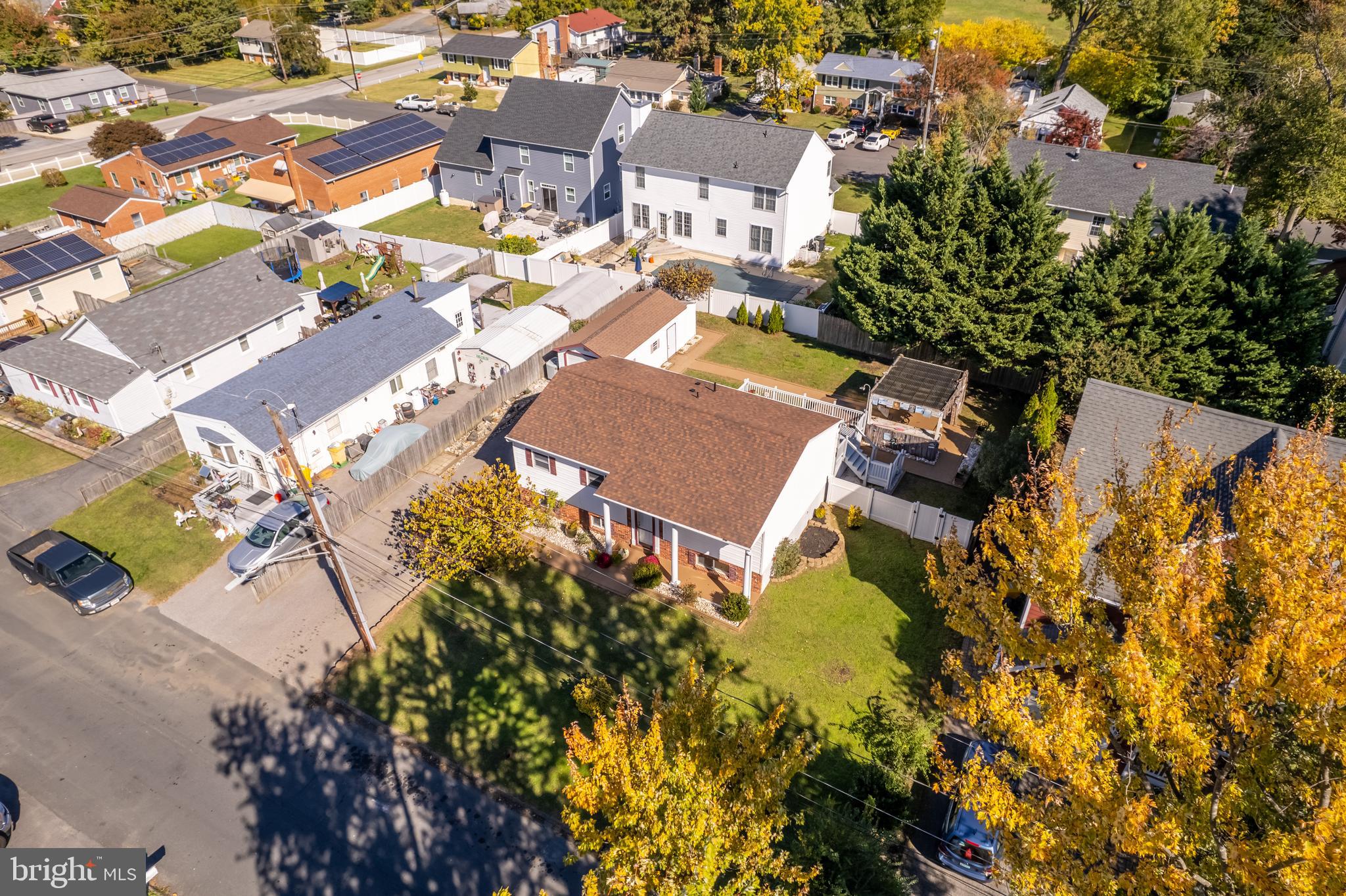 WOODLAND BEACH - Residential