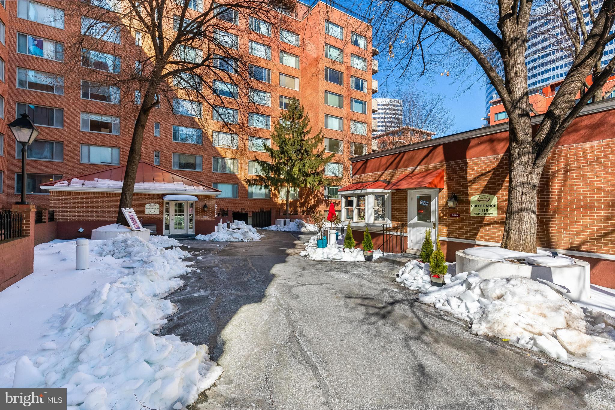 RIVER PLACE - Residential