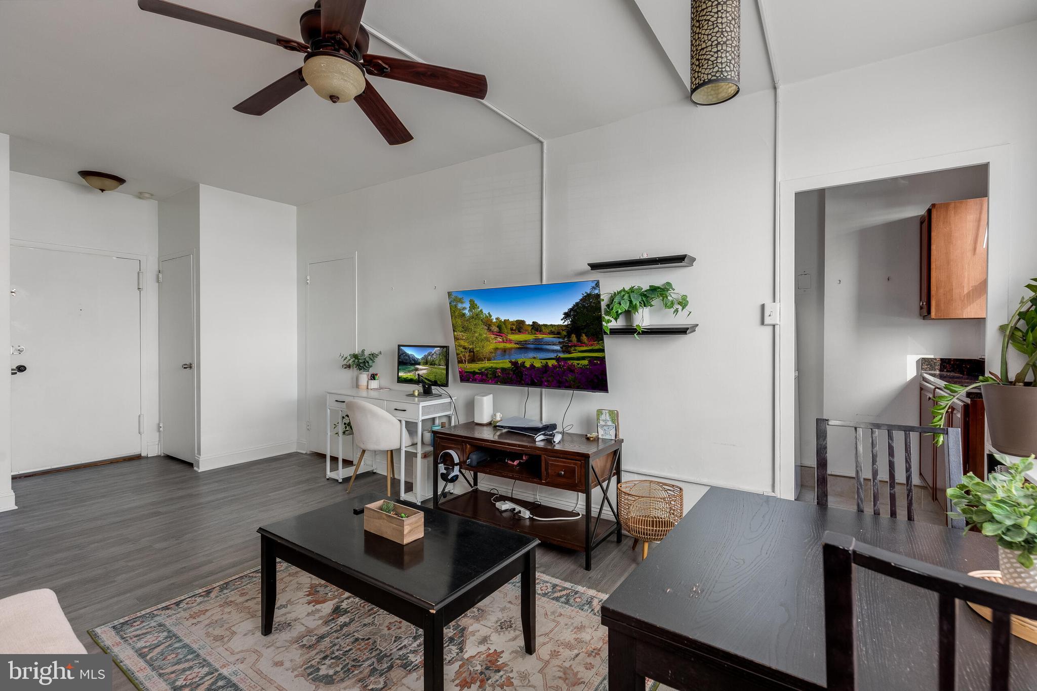 RIVER PLACE - Residential