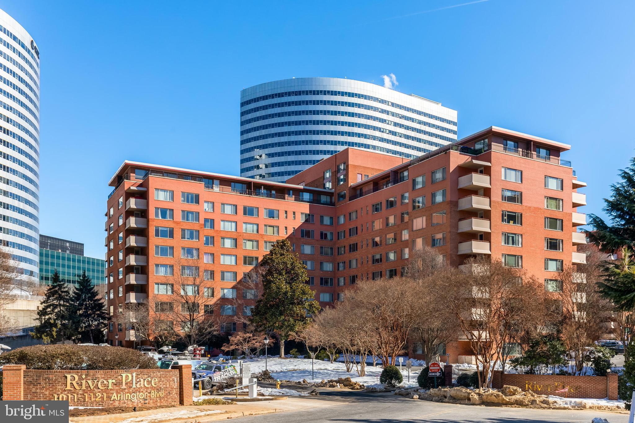 RIVER PLACE - Residential