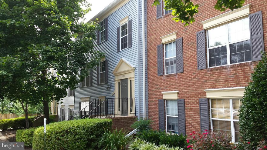 Bright & sunny 2 level condo with vaulted ceiling, skylights & open floorplan.  Granite counters & stainless steel appliances in the Kitchen & updated baths.  Loft makes a great family room or den. Lake community inside the beltway. Close to major roads 50/29/495, the Mosaic District, Tysons Corner, & 1.5 miles to Dunn Loring Metrostation. Professionally Managed. Pets case by case.