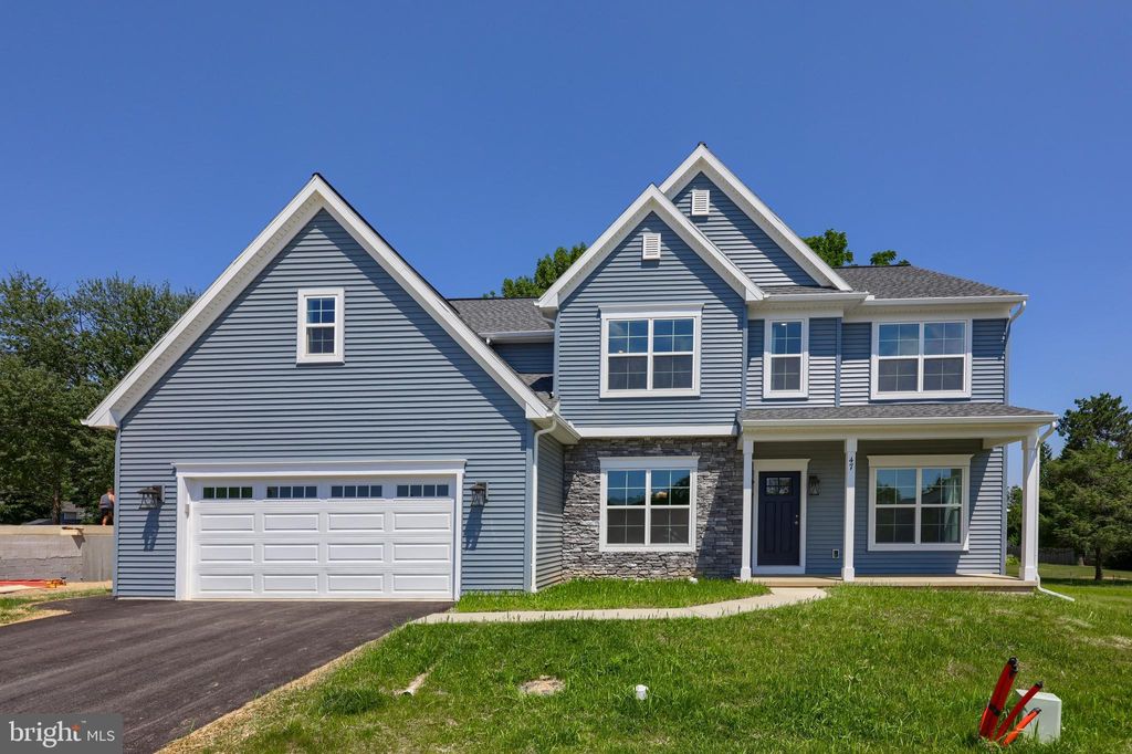 Photo of 47 Vista Ct Dr, Lititz, PA 17543 (MLS # PALA2053172)