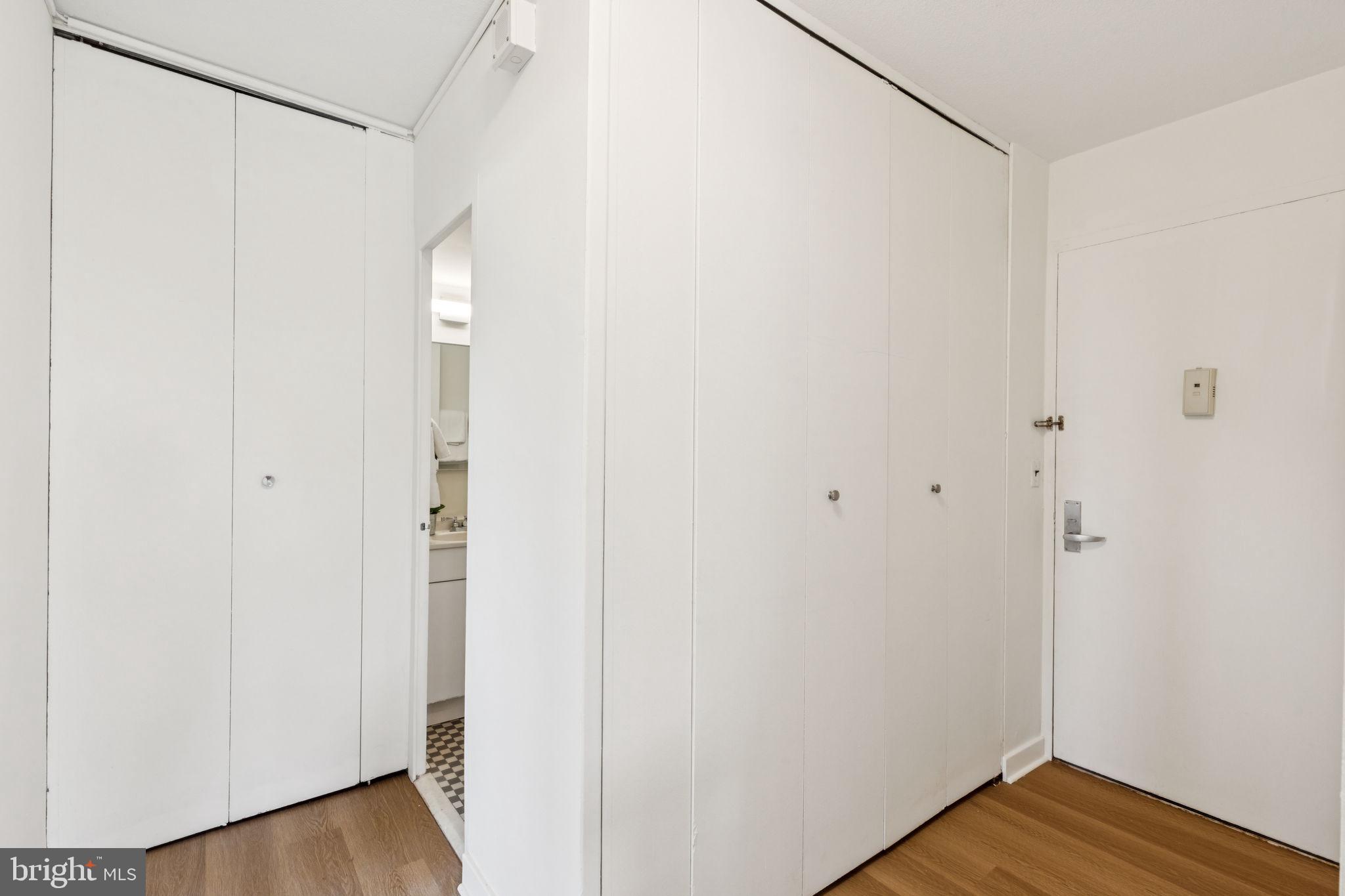 210 LOCUST STREET 2DW