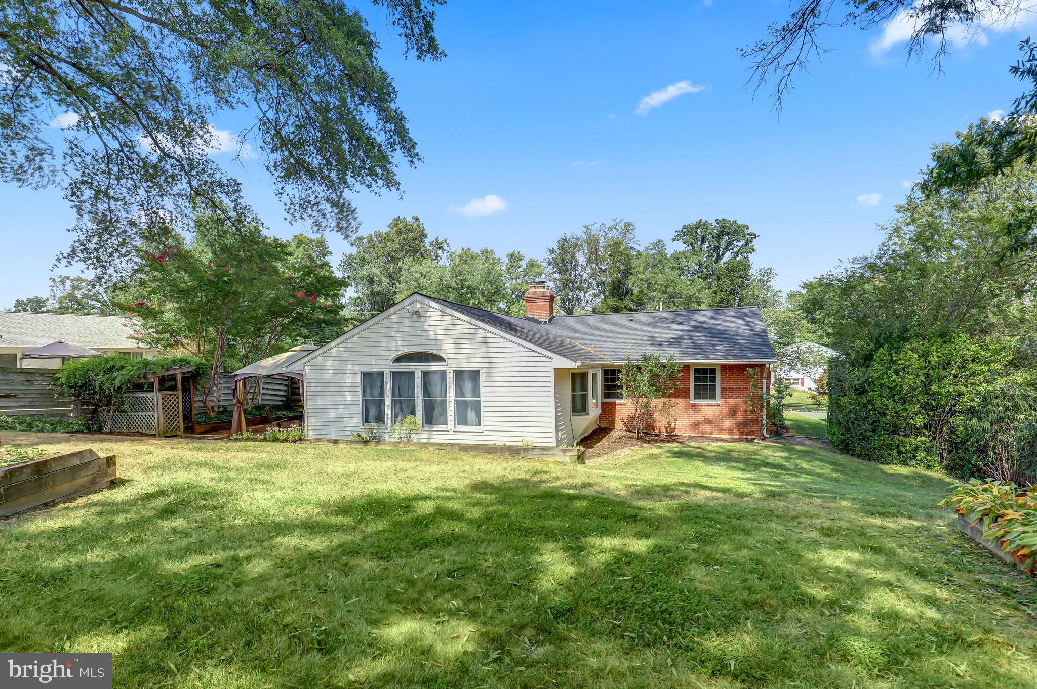 NORTH SPRINGFIELD - Residential