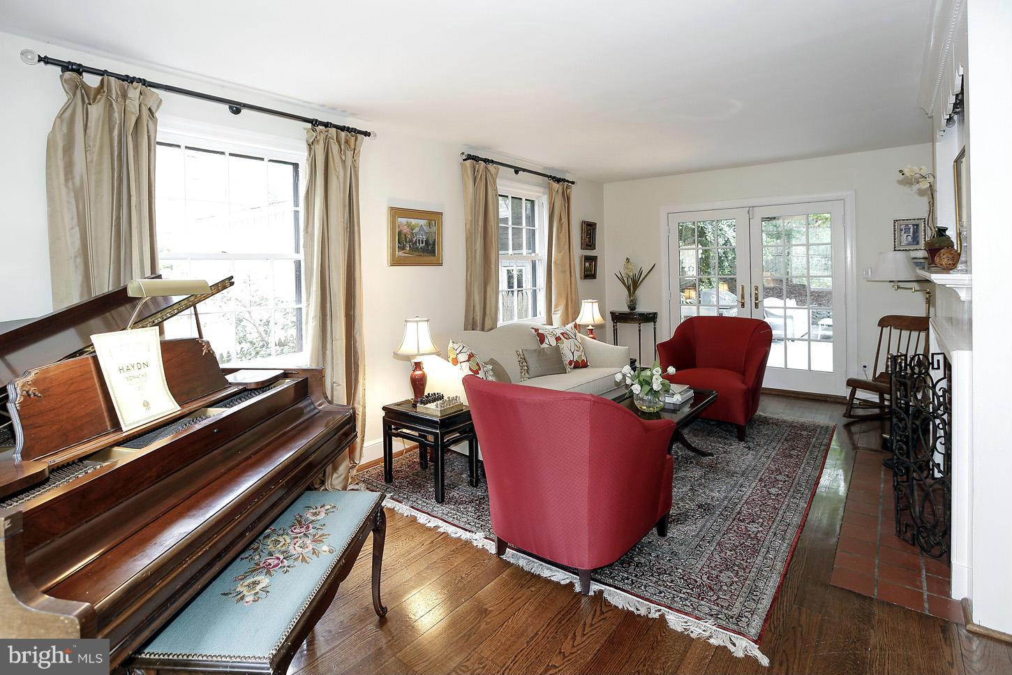 GLEN ECHO HEIGHTS - Residential Lease