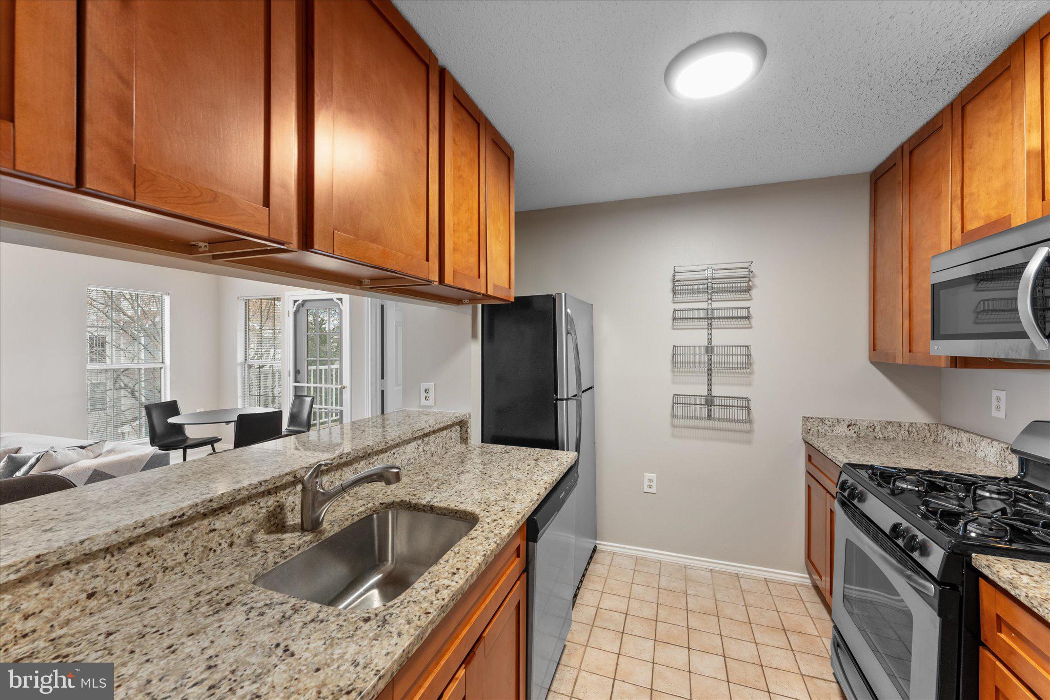 ASHBURN FARM - Residential Lease