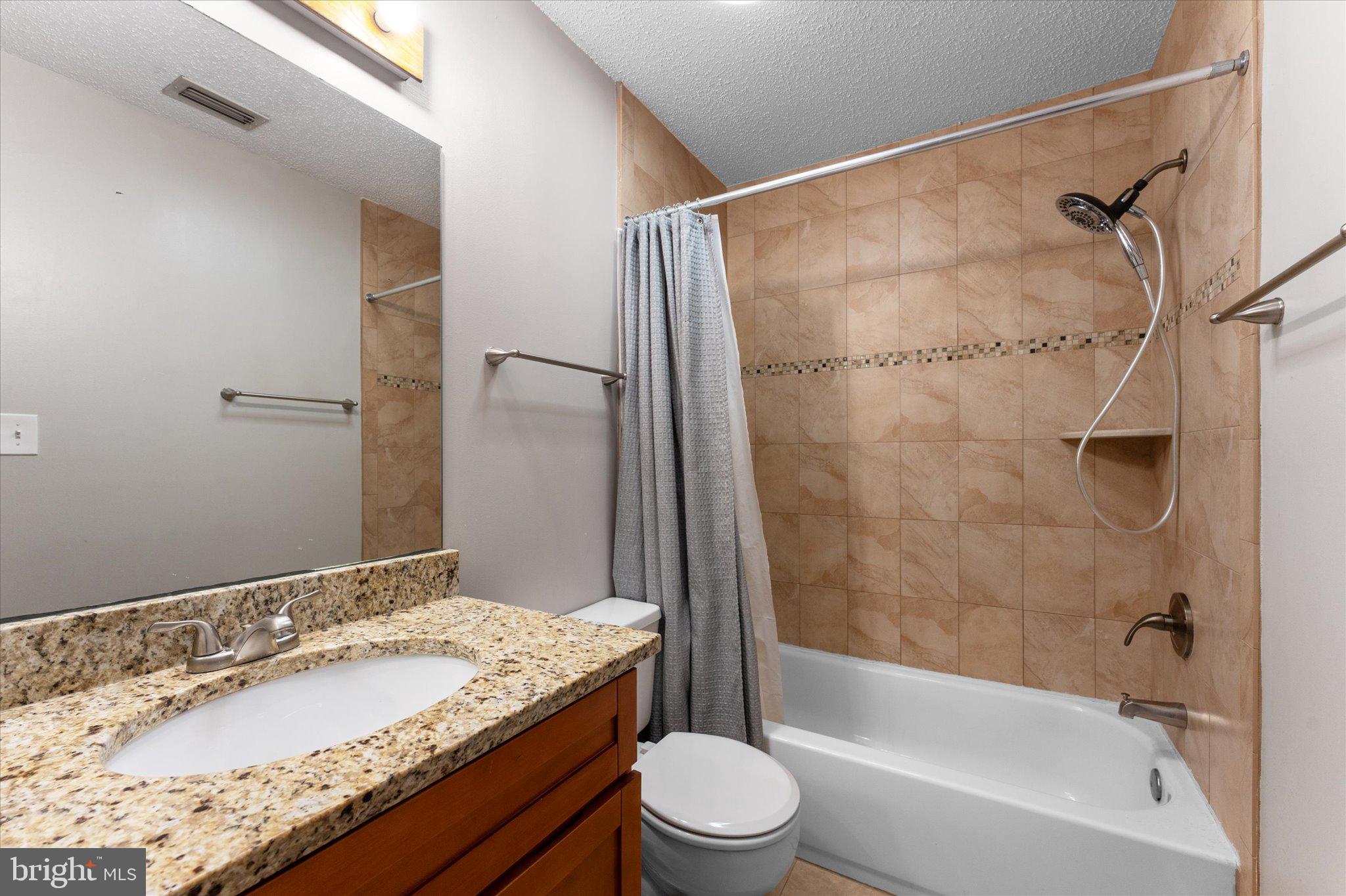 ASHBURN FARM - Residential Lease