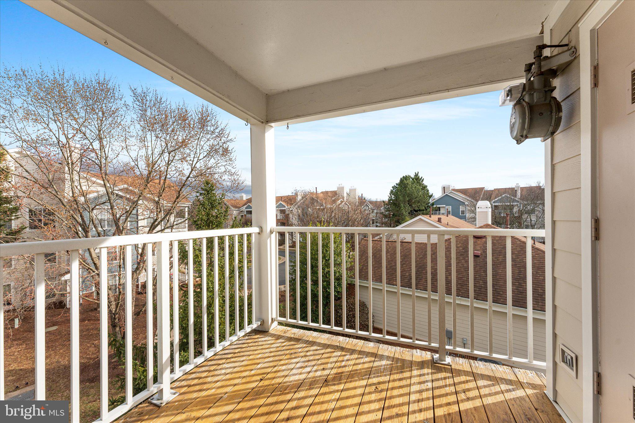 ASHBURN FARM - Residential Lease