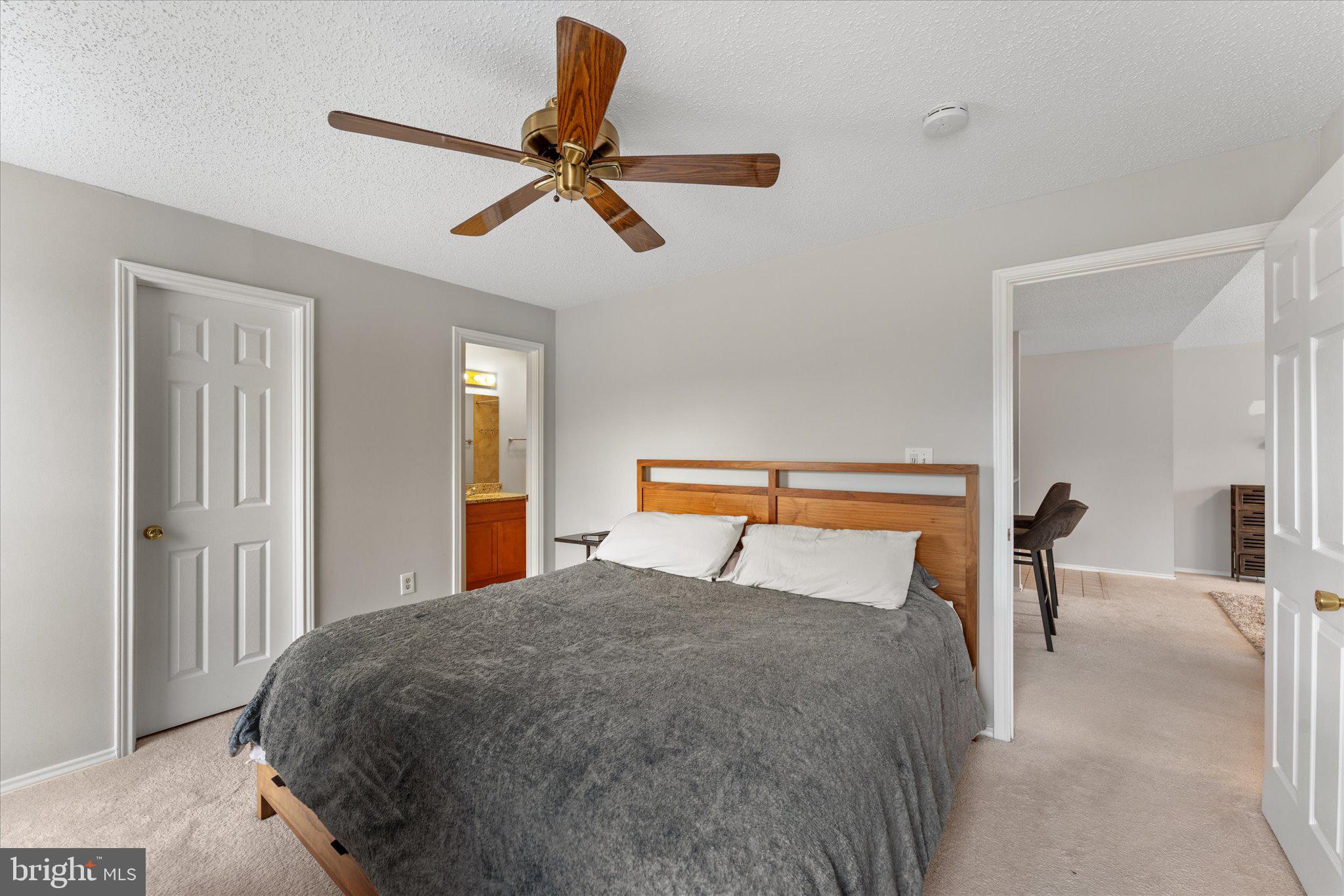 ASHBURN FARM - Residential Lease