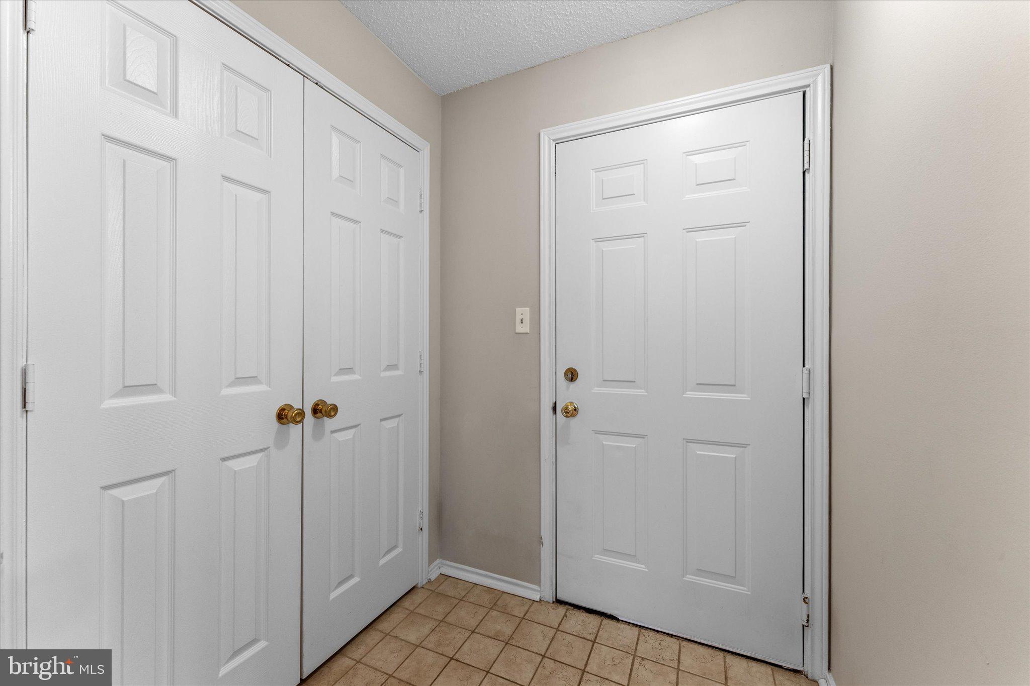 ASHBURN FARM - Residential Lease