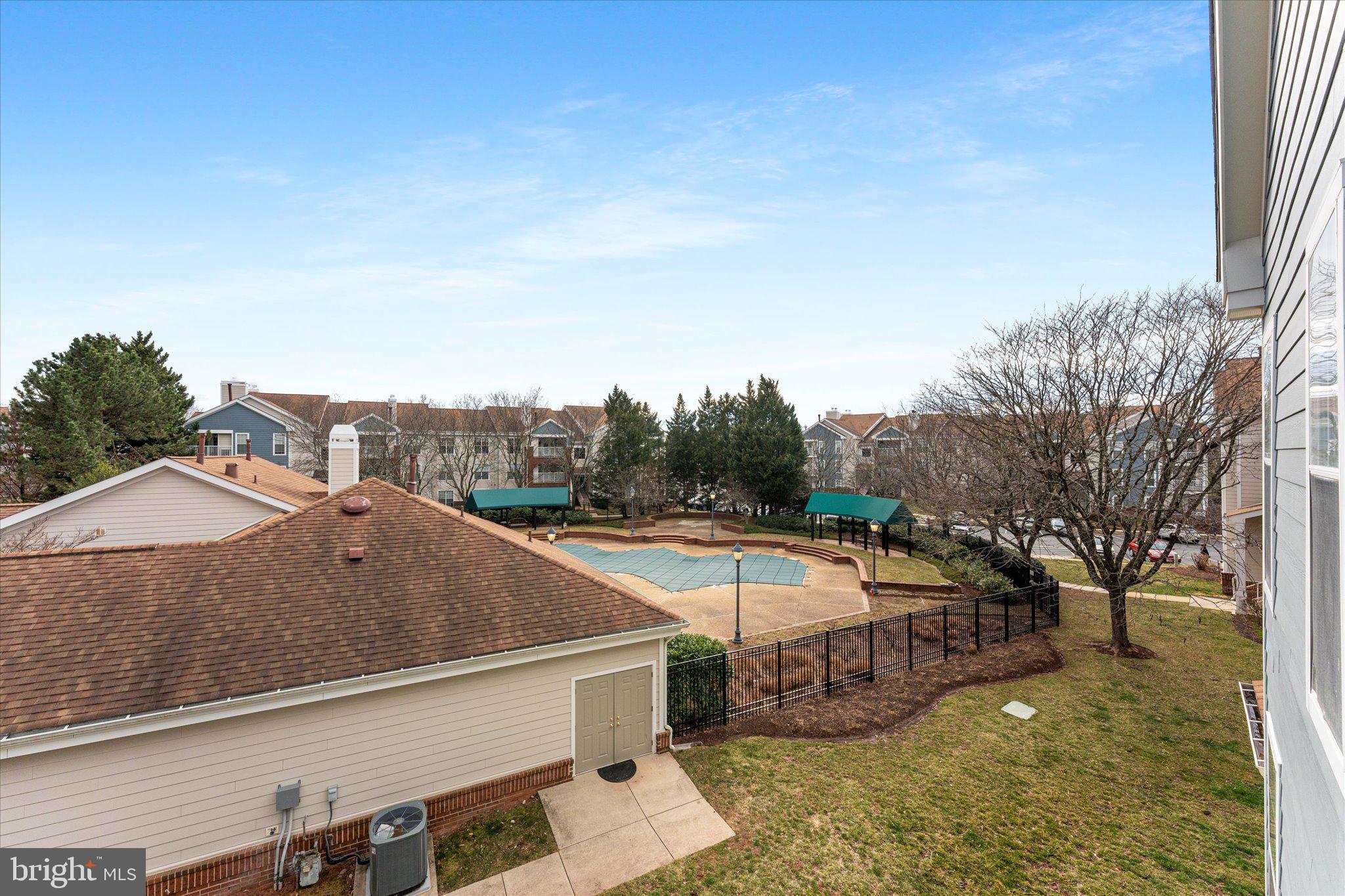 ASHBURN FARM - Residential Lease