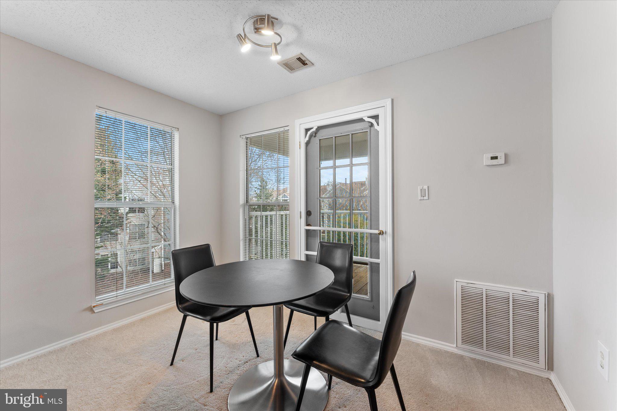 ASHBURN FARM - Residential Lease