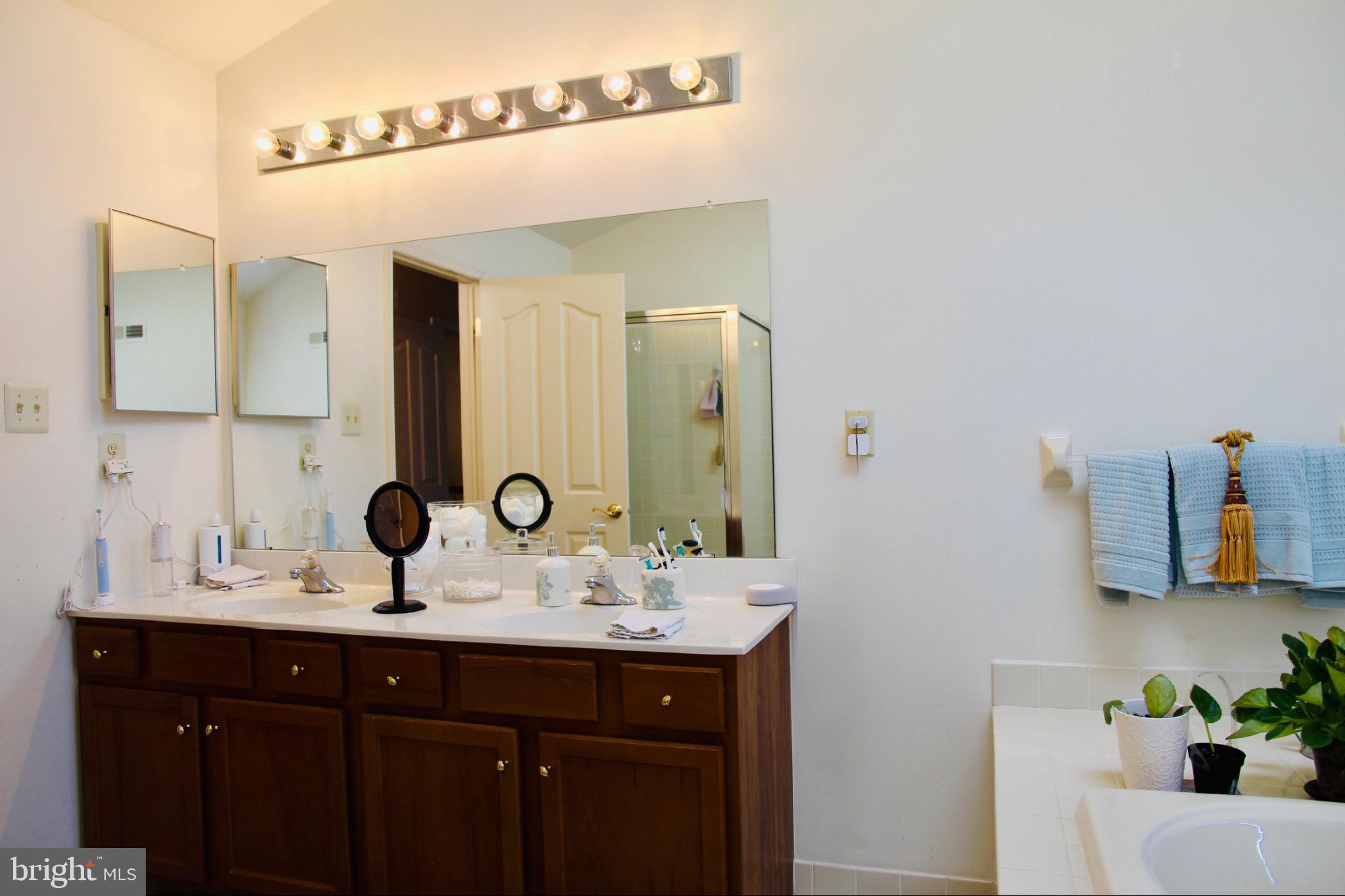 WELLINGTON VILLAGE - Residential