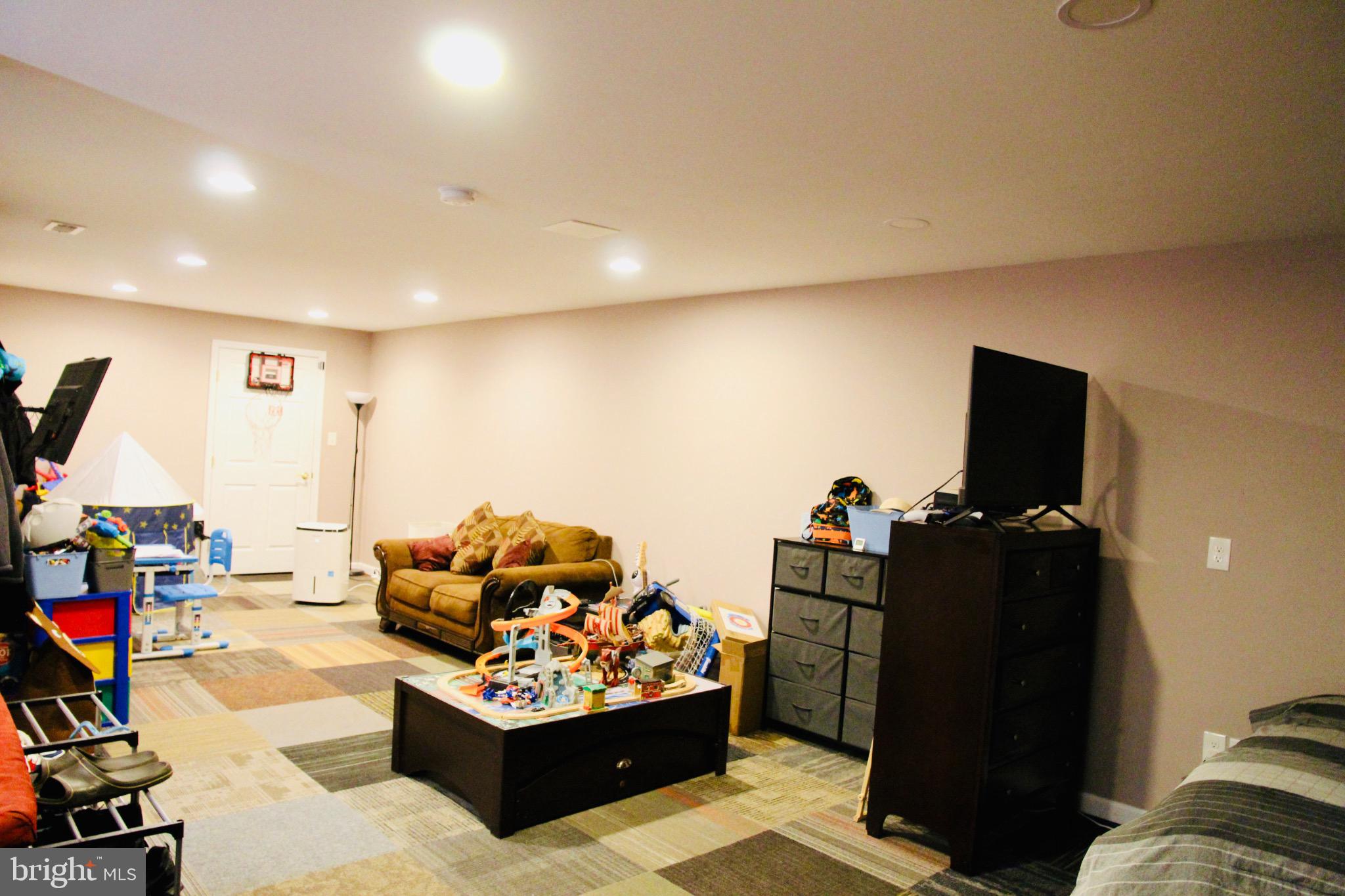 WELLINGTON VILLAGE - Residential