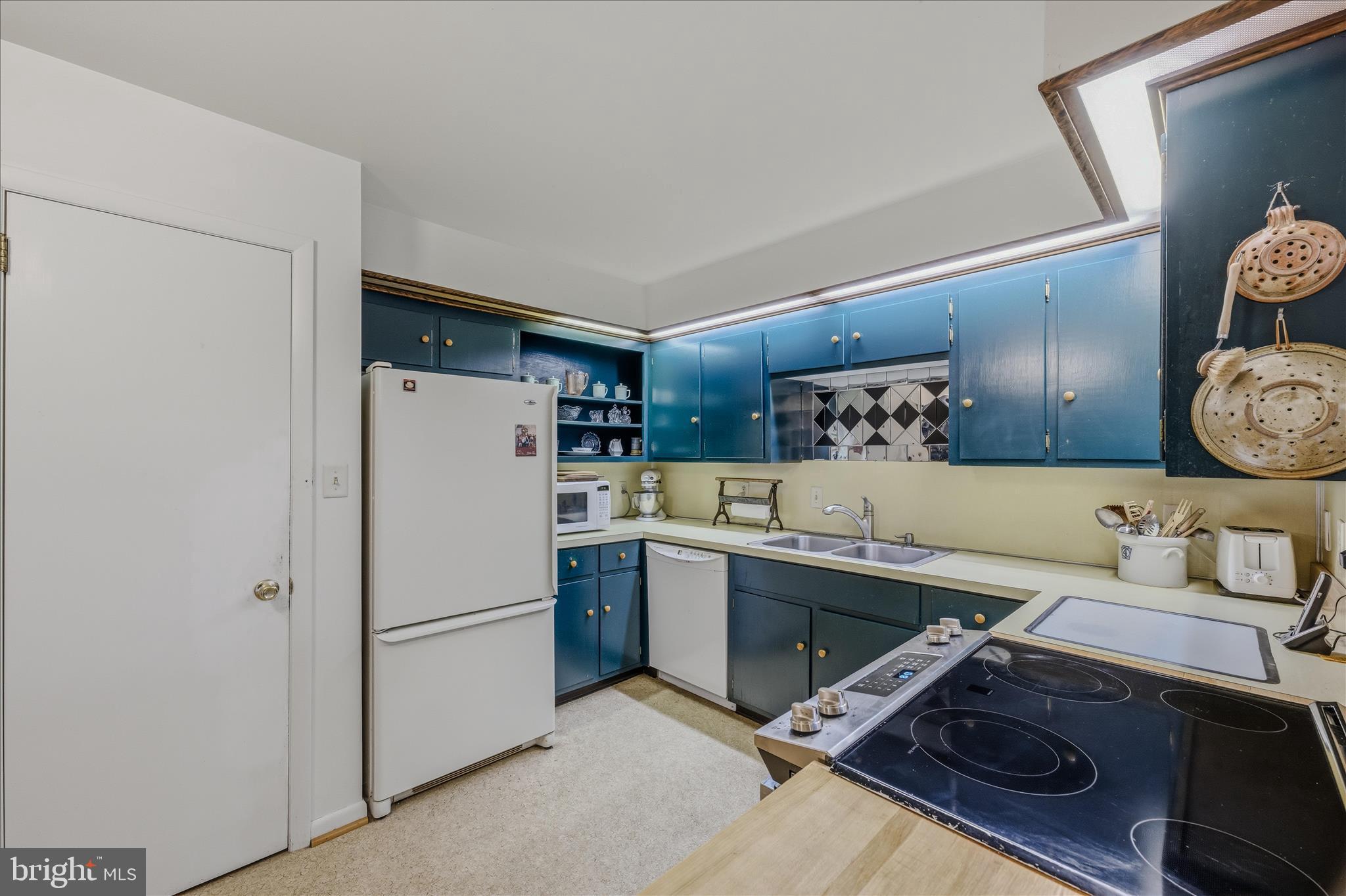 SHIRLEY FARMS - Residential