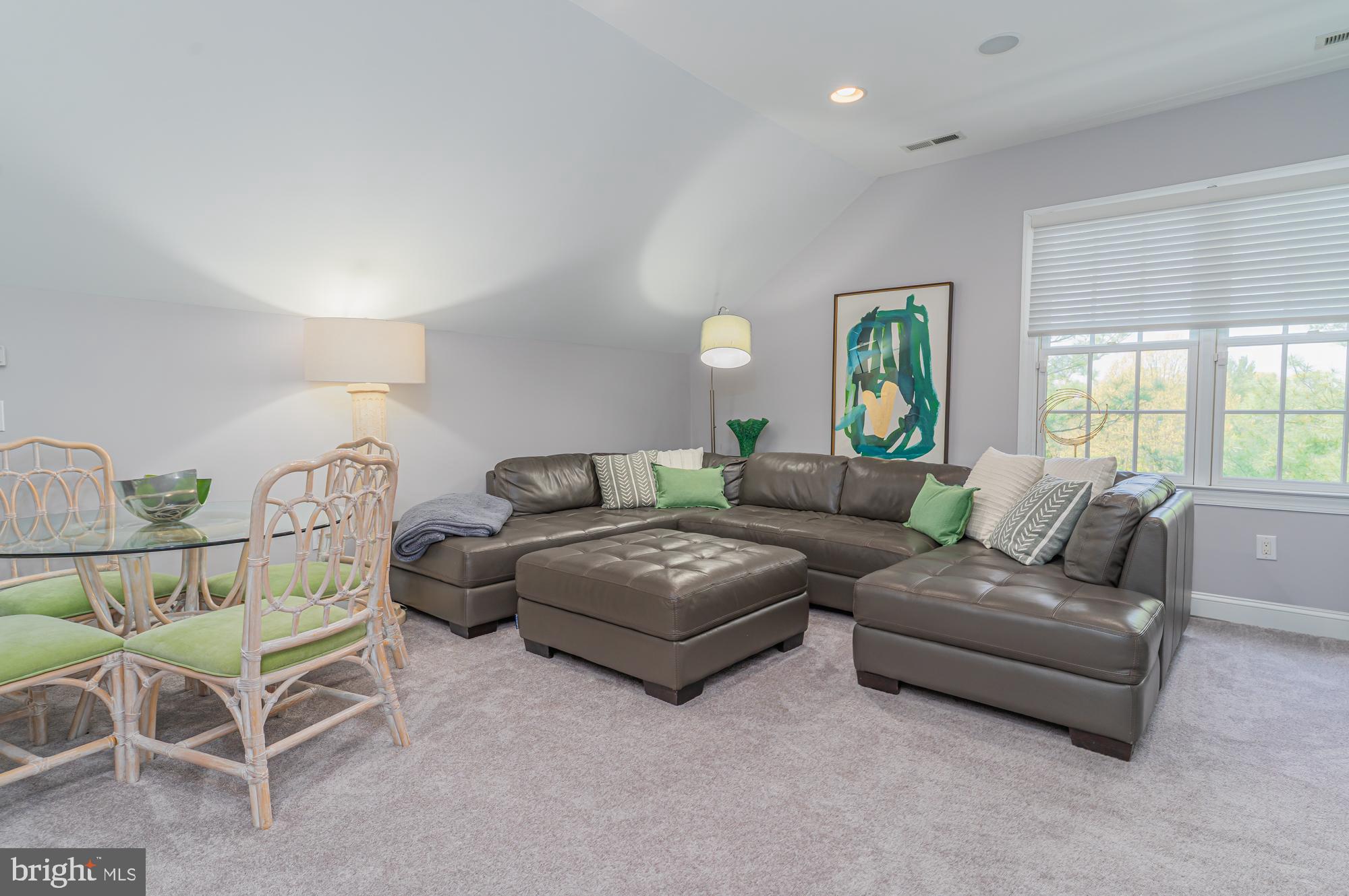 PHILLIPS COURT - Residential