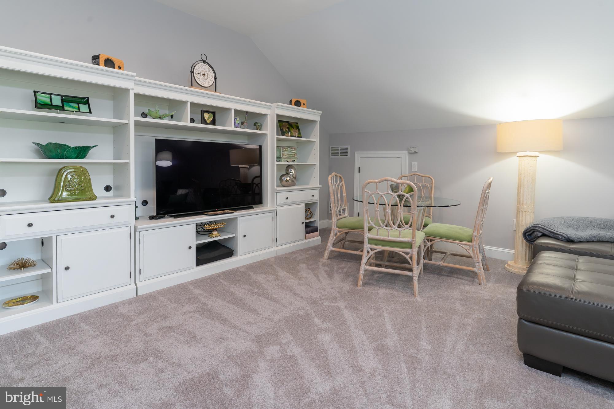 PHILLIPS COURT - Residential