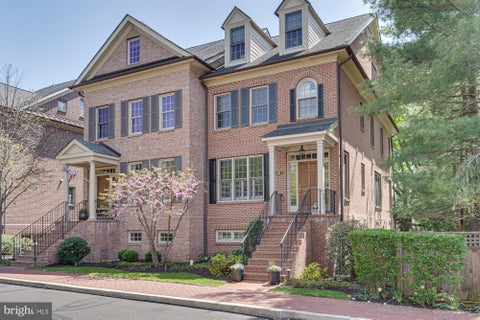 Townhouse For Sale - 10 Dunham Lane<br/> NEWTOWN, PA 18940